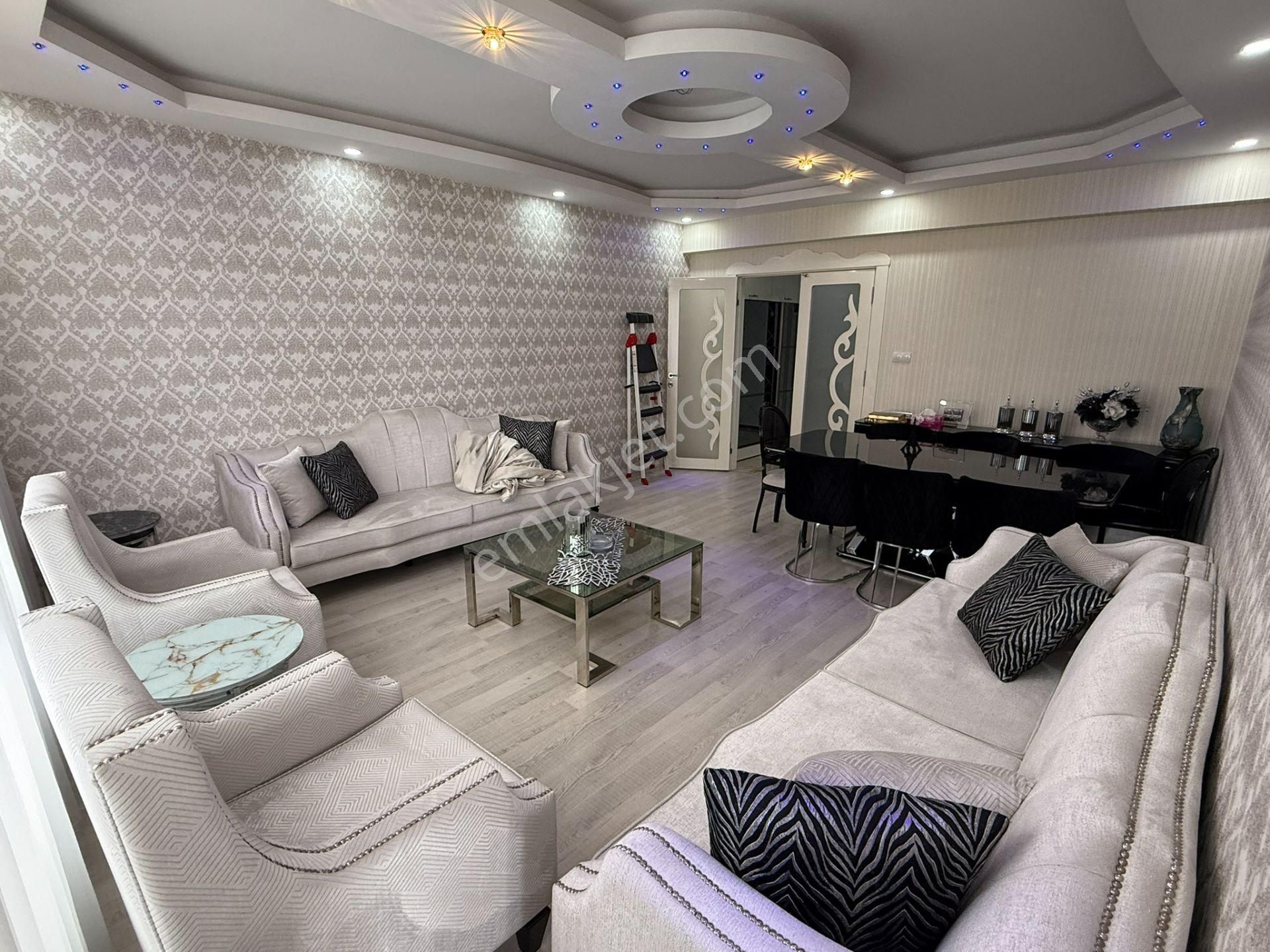 !..şehir Hastanesi Civarı 3,5+1 Kat Bahçeli Önü Açık Daire..!