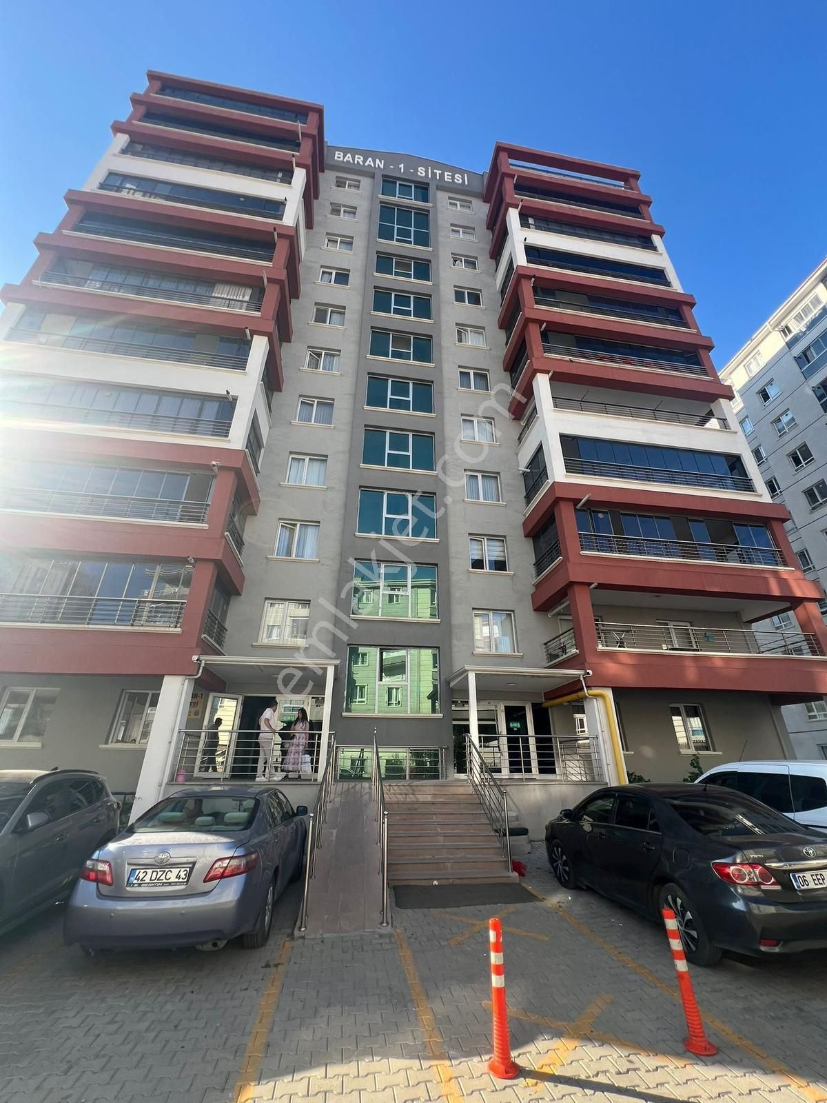 Şehitler Caddesi Bir Bina Site İçerisinde Kiralık 📌 3+1 • Full Eşyalı Daire - Görsel 3