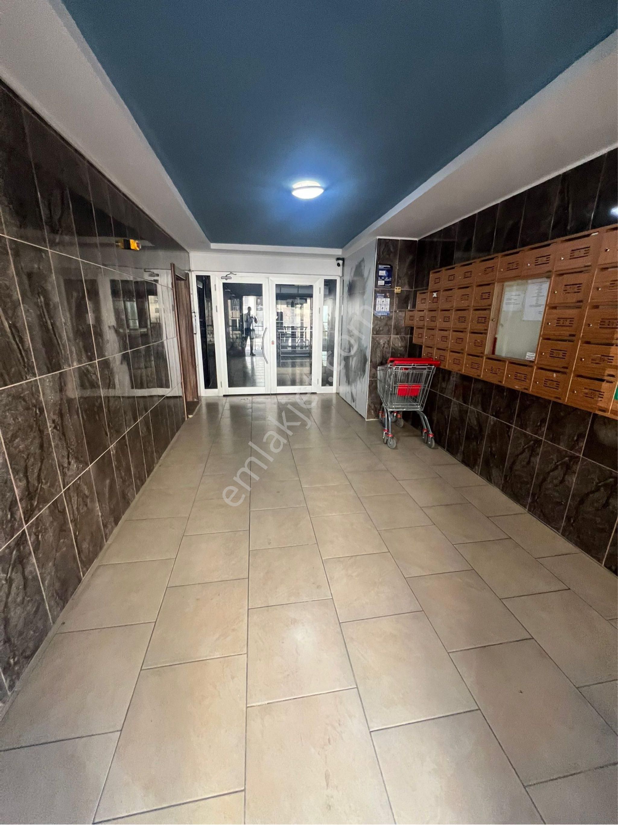Şehitler Caddesi Bir Bina Site İçerisinde Kiralık 📌 3+1 • Full Eşyalı Daire - Görsel 20