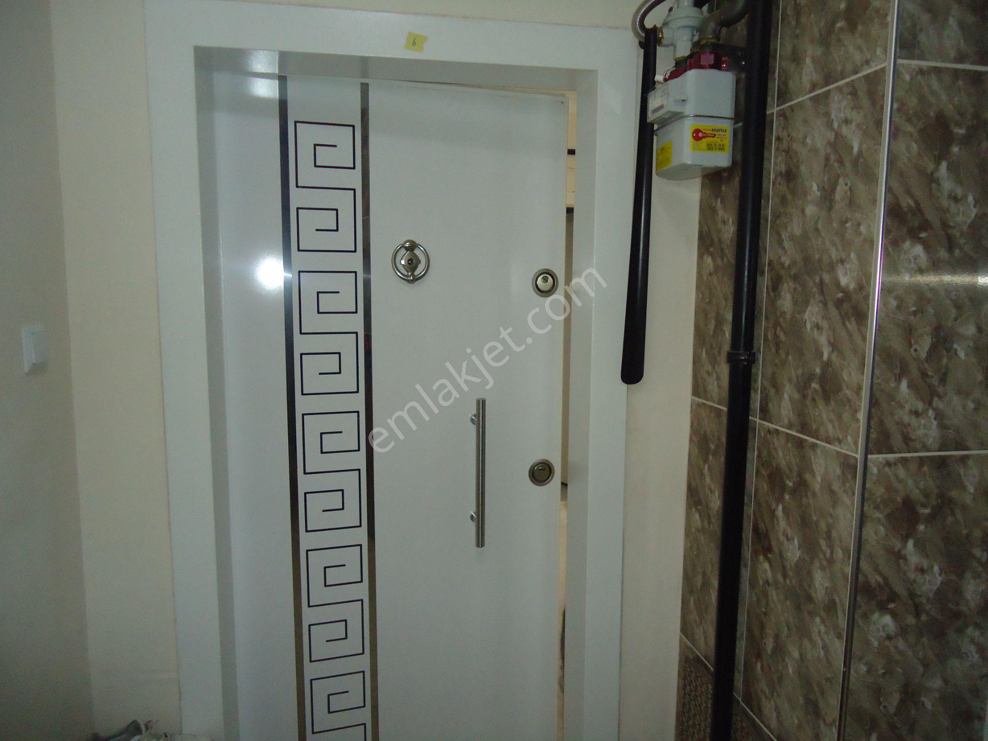 Krc'den Merkezi Konumda Ara Katta Satılık 3+1 Daire - Görsel 2