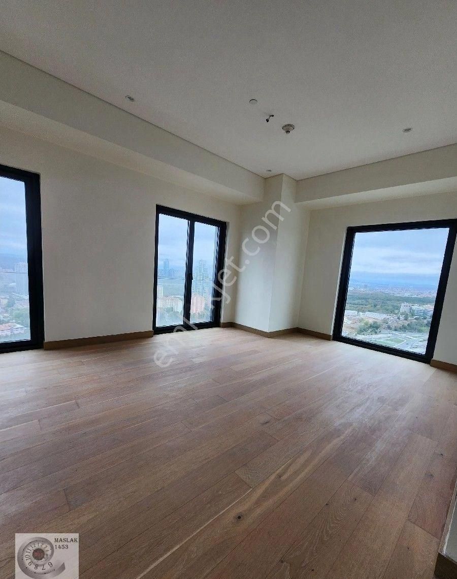 Nurol Life Seyrantepe'de Satılık 3,5+1 Boş Penthouse