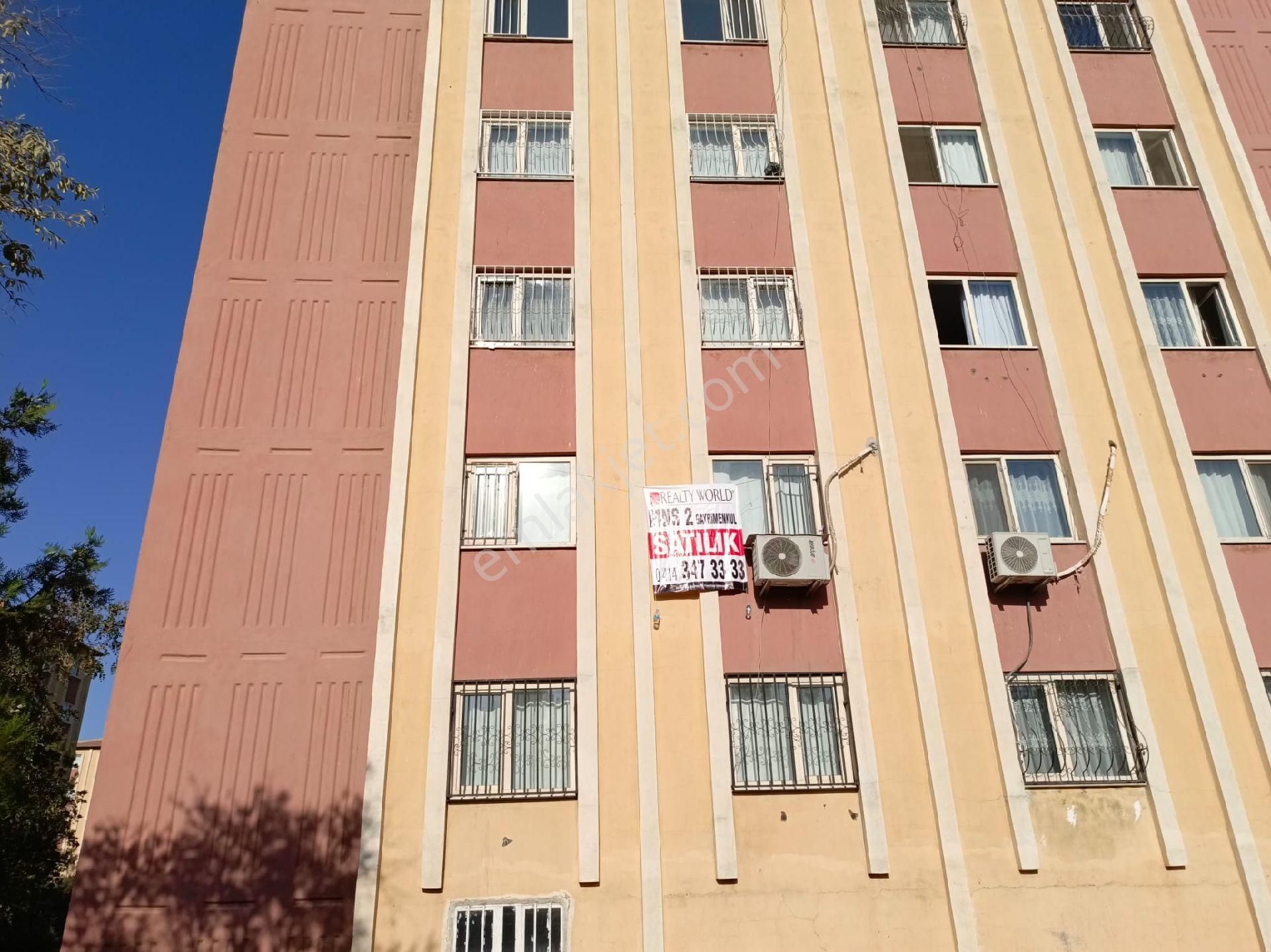 Realty World Mns2 Hasan'dan Akabe Tokide Atm'ler Karşısı
