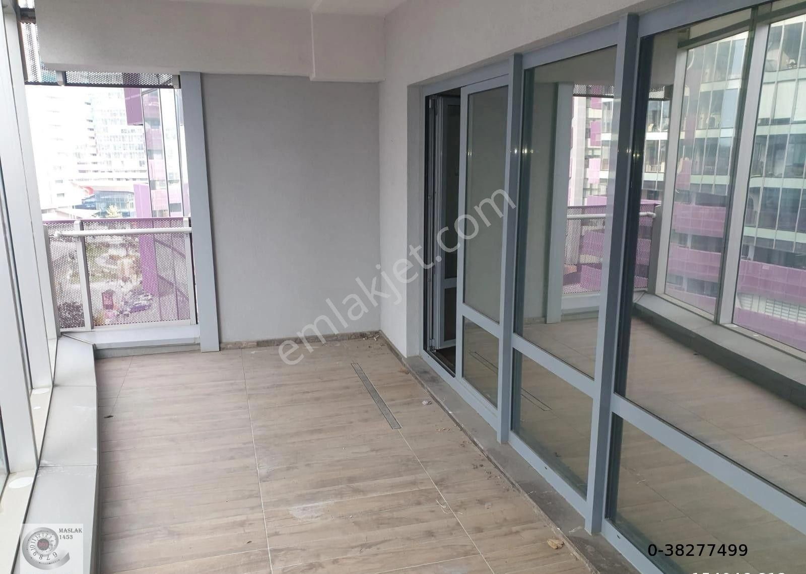 Maslak Ağaoğlu 1453 Sitesin De 1+0 Stüdyo Kiralık Daire Balkonlu Daire