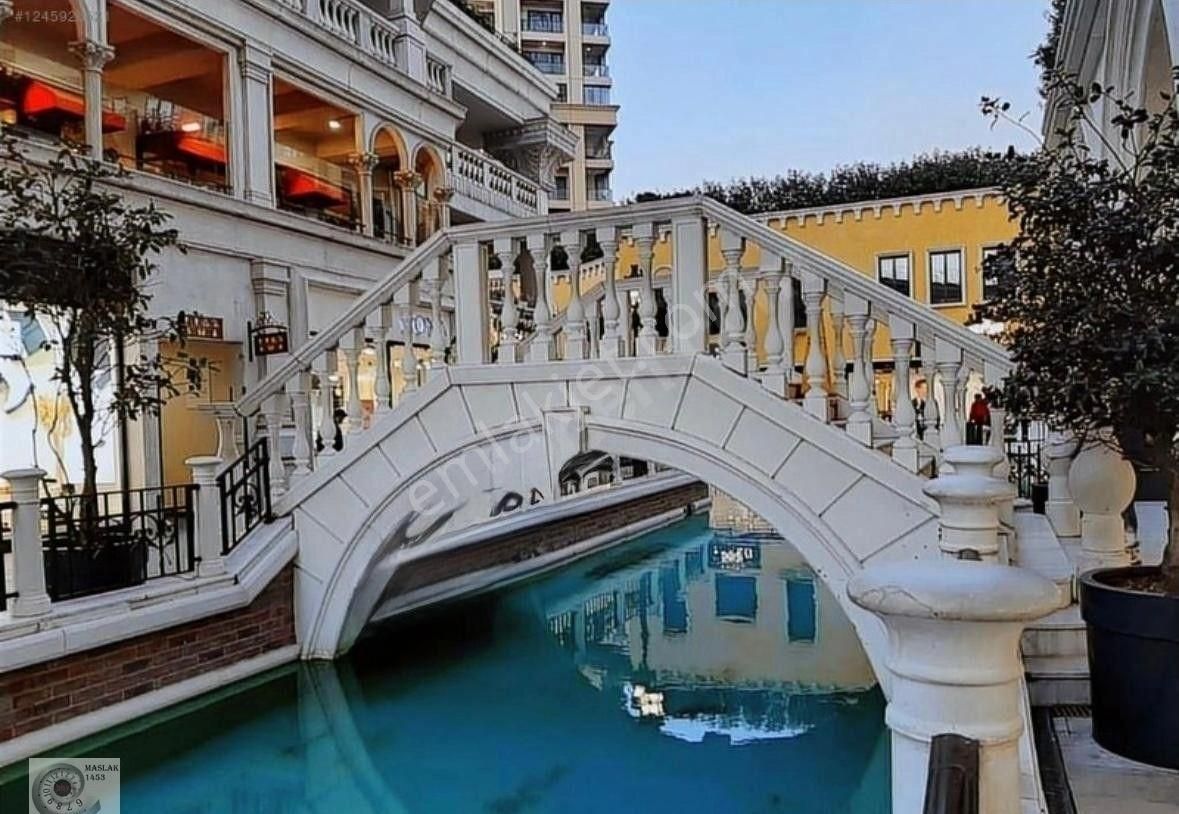 Vıa Port Venezia 1+1 Avm Manzaralı Muhteşem Keyifli ***boş***büyük Tip Daire