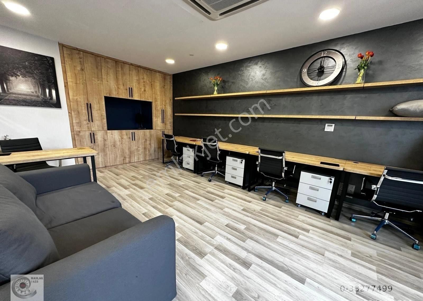 Ağaoğlu Maslak 1453 De Hazır Dekorlu Mobilyalı Ofis Kiralık