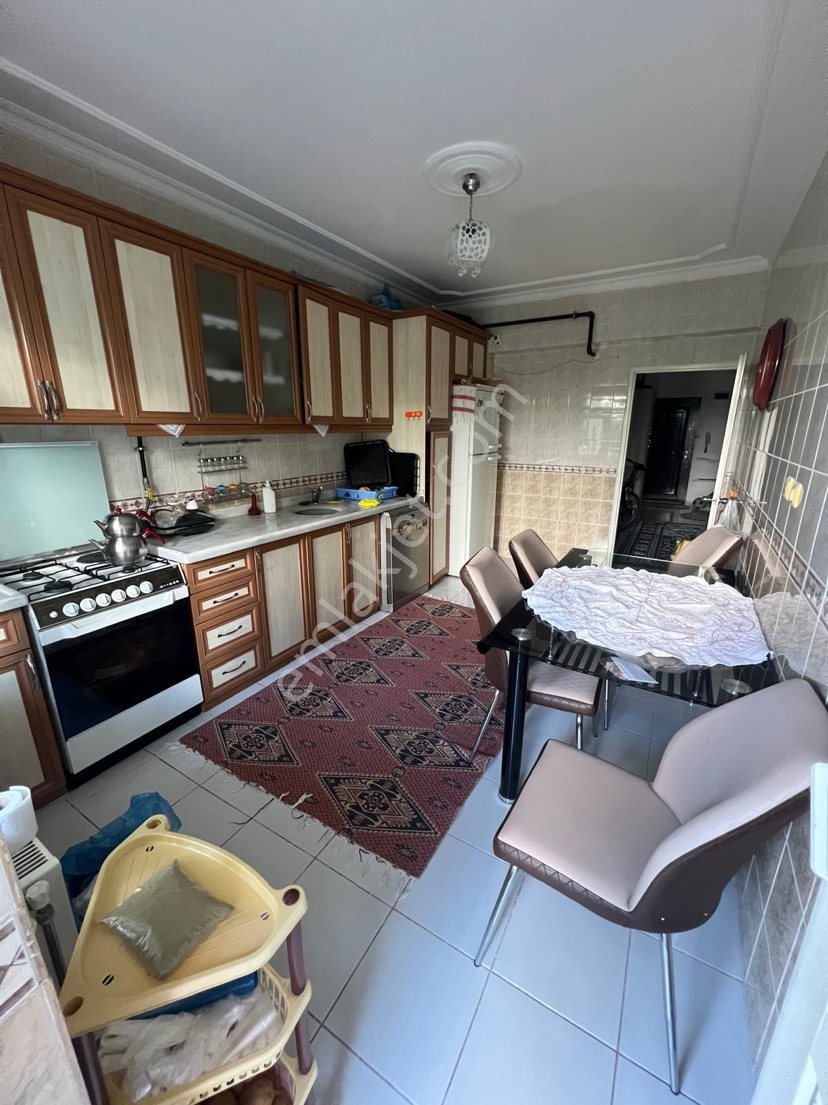 Dicle Kent Medya Mahallesinde Bulunan 3+1 Dairemiz Acilen Satılık Tır