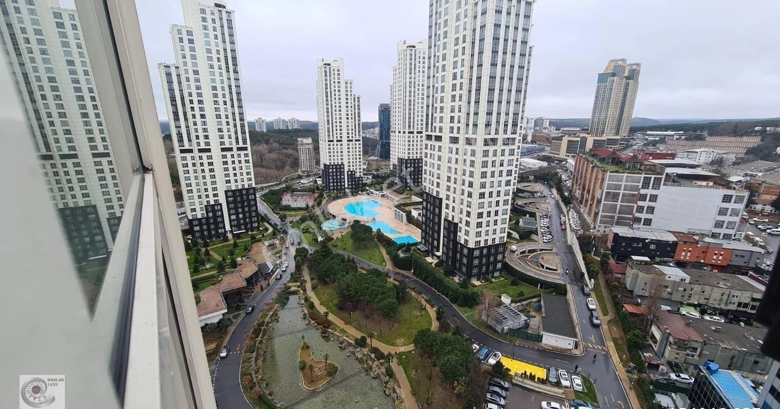 Maslak Mashattan Residence Da Satılık 1+1 Daire Boş Orman Manzaralı Yüksek Kat