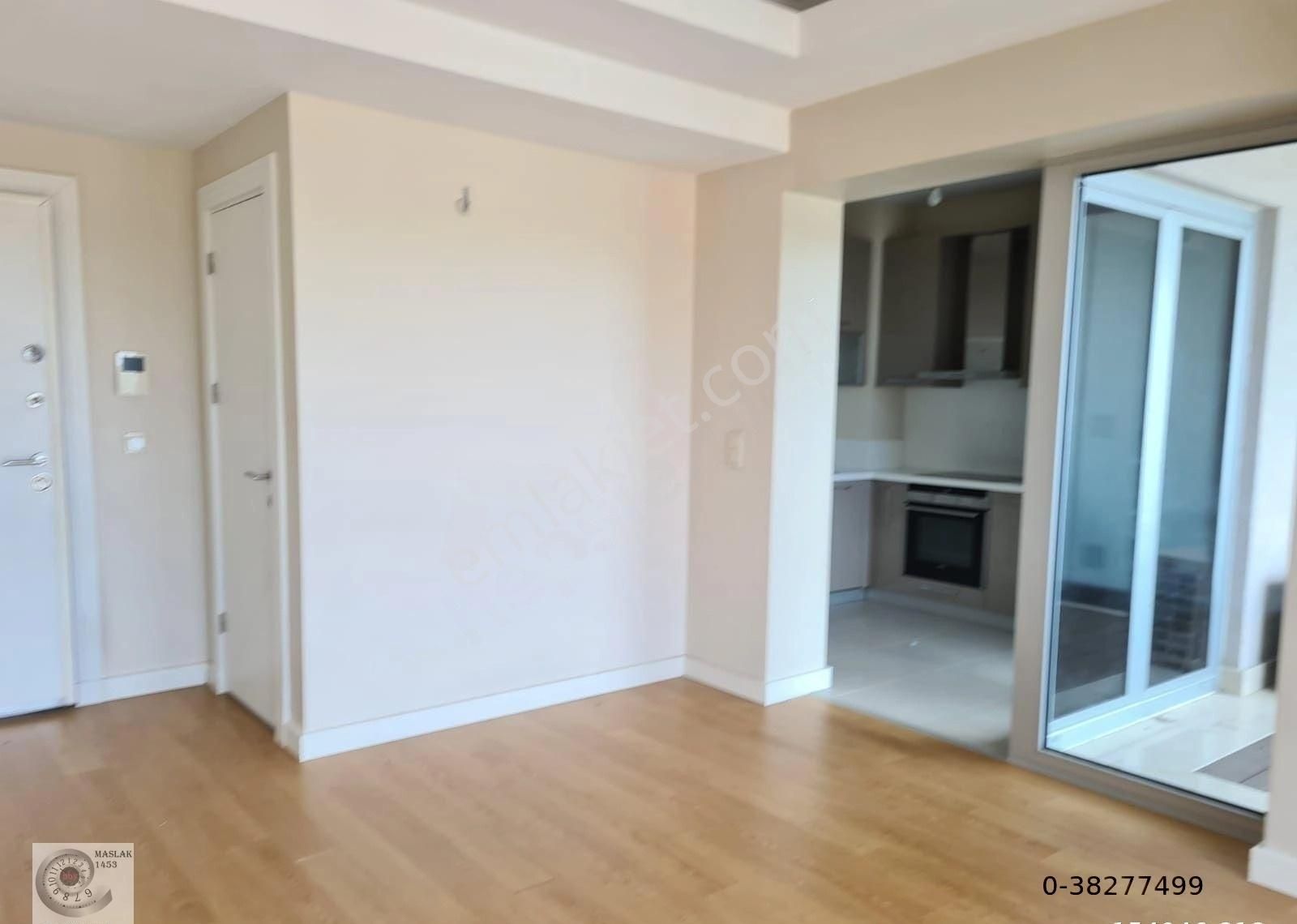 Maslak Myhome Sitesinde Satılık 1+1 Daire Boş Yüksek Kat