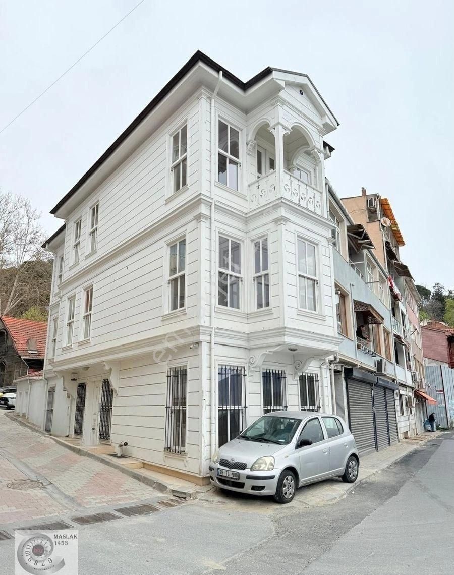 Sarıyer De Satılık Yol Yalısı Boş İçi Komple Yenilenmiş***deniz Manzaralı***