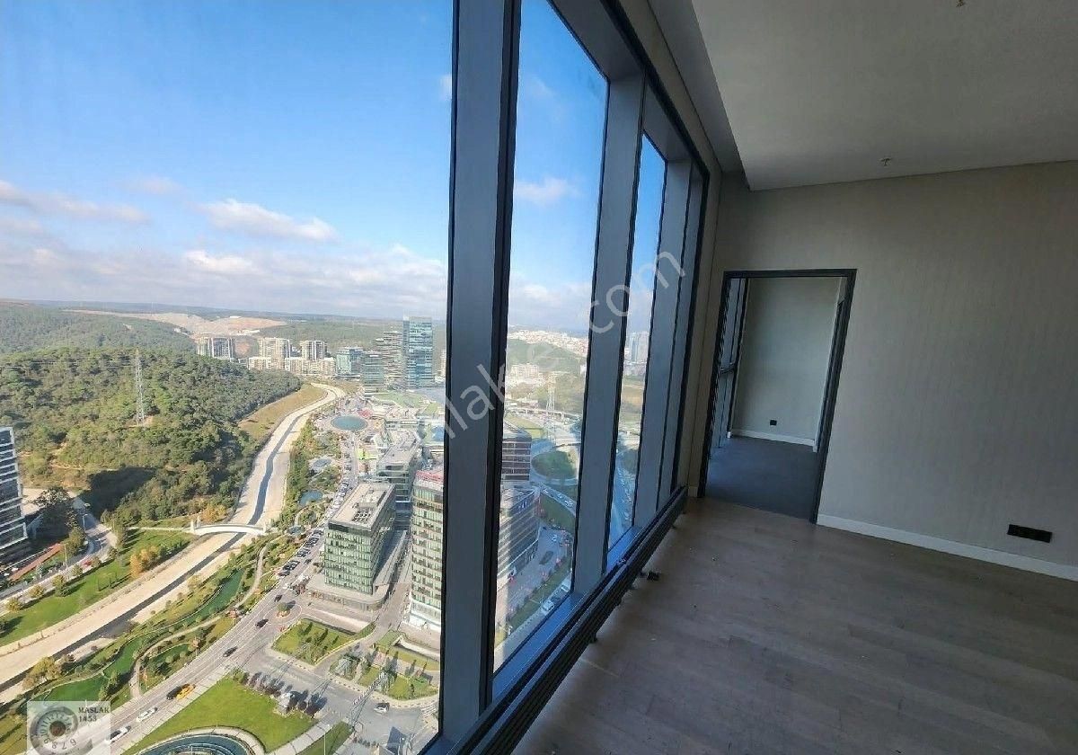 Vadistanbul'a Komşu Skyland'da Satılık 1+1 Daire