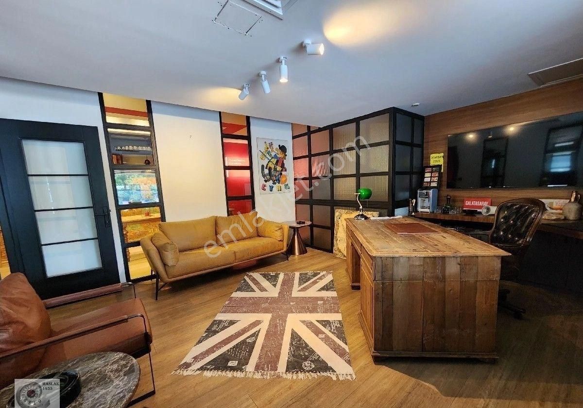 Maslak Noramin'de Tabela Değeri Yüksek 800 M2 Kiralık Teraslı Ofis/restaurant/cafe/showrooma Uygun