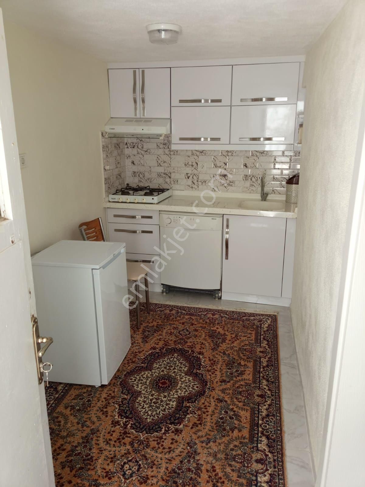 Canyapı'dan Ali Hikmet Paşa Mahallesinde 1+1 Eşyalı Kiralık Daire