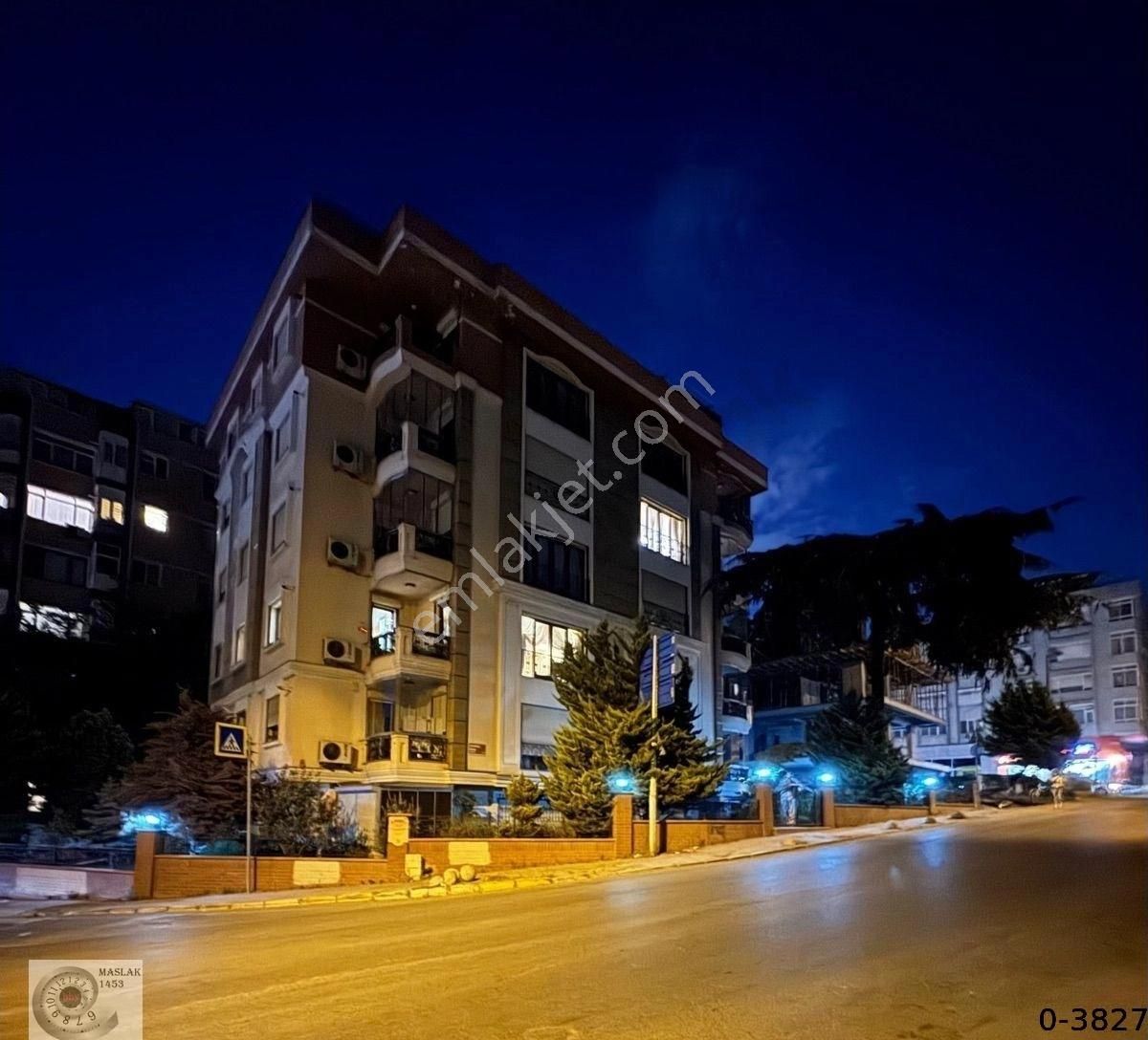 For Sale! Bakırköy’ün Kalbinde, Zuhuratbaba Türbesi Karşısında Prestijli Satılık Dubleks Daire!