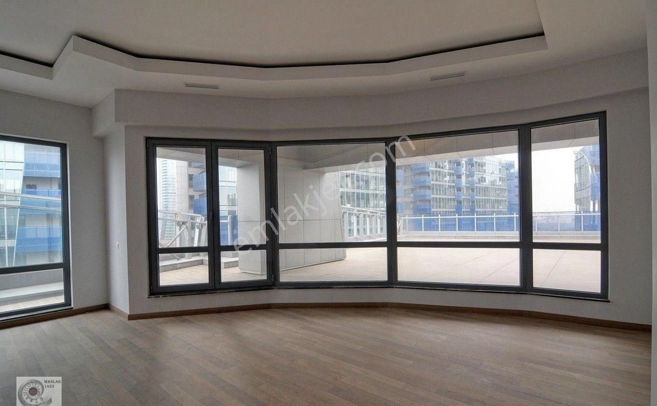 Maslak 1453 Sitesinde 3+1 Loft Satılık Daire---boş---muhteşem Manzaralı