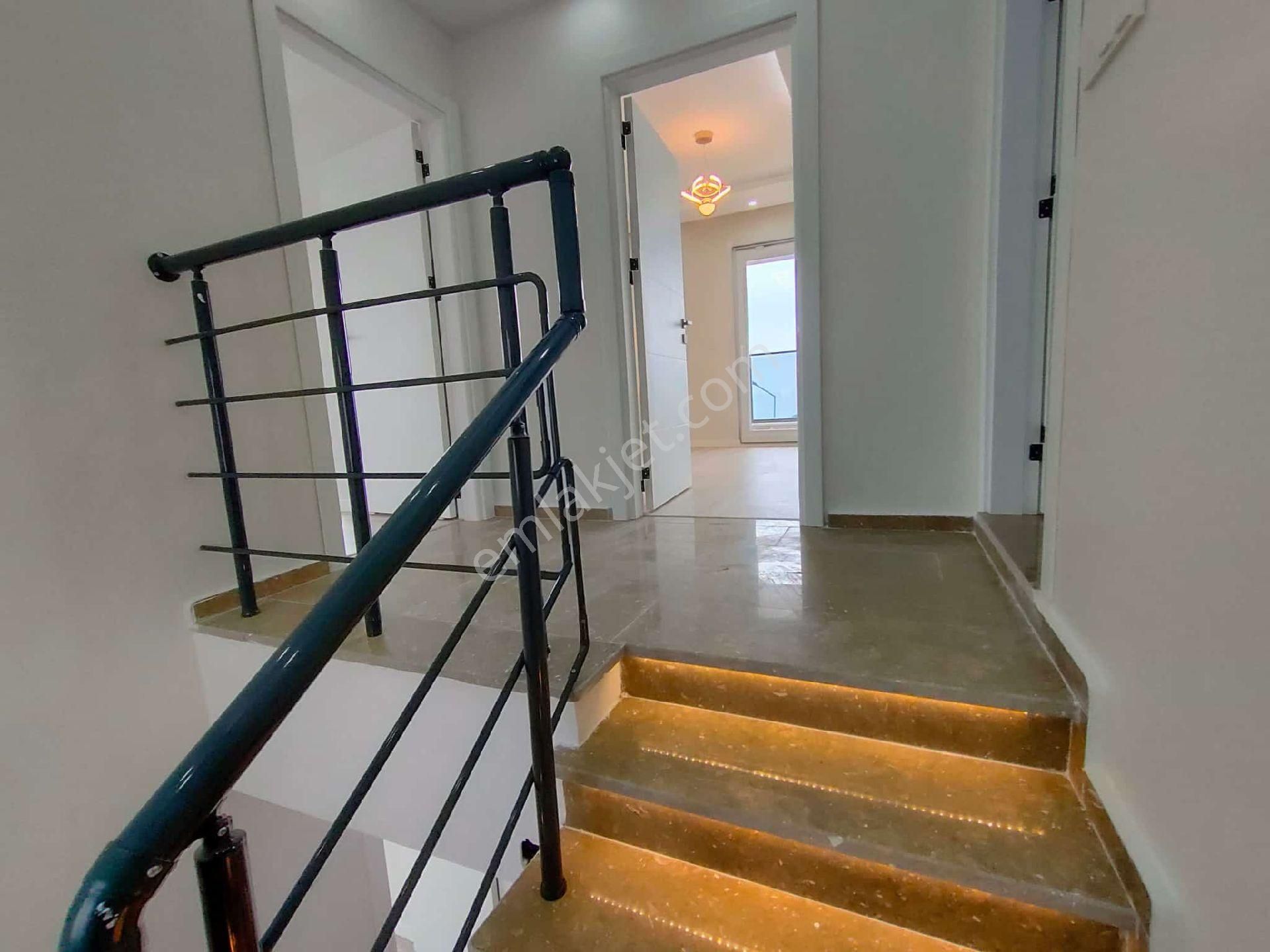 M.ereğlisi Dereağzı Sıfır Havuzlu Ultra Lüks Denize Sıfır Villa - Görsel 22