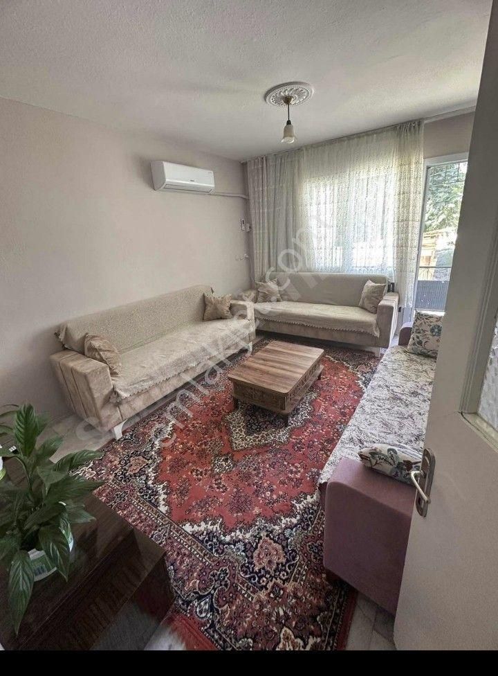 İzmir Karabağlar Peker Mahallesinde Kiralık Daire