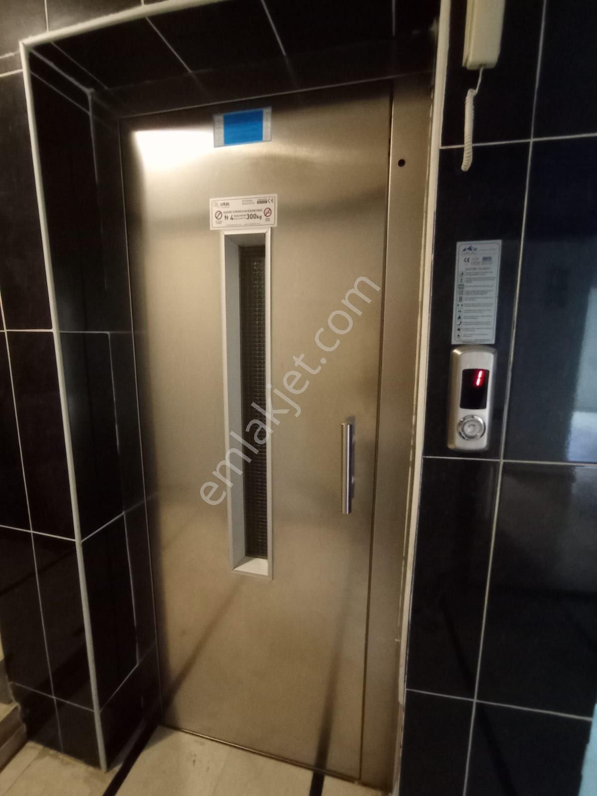 Esenyurt Sadetdere Mahalesi’nde Satılık 2+1 Geniş Ve Ferah Daire – Aile Yaşamına Uygun – Kaçırmayın!