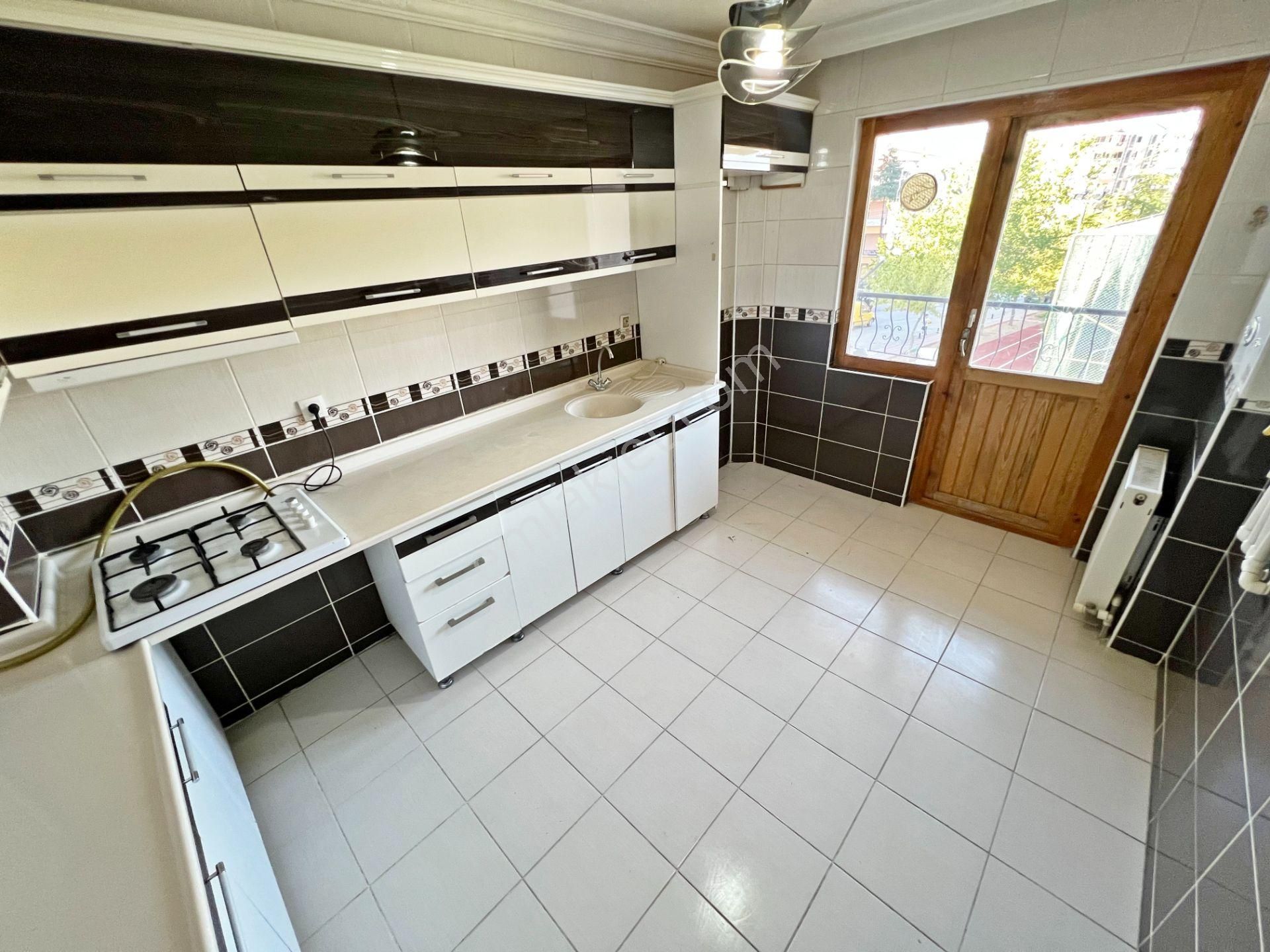 Esertepe Çambaşı Cd. Yanı Ara Katta Asansörlü 3+1 Park Manzaralı