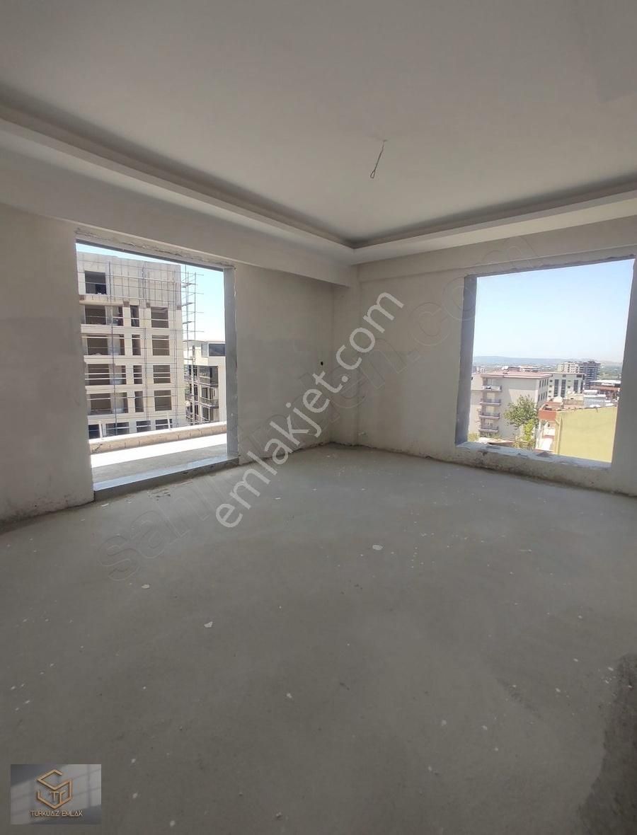 Menemen Uğur Mumcuda 2+1 90m2 Sıfır Daire