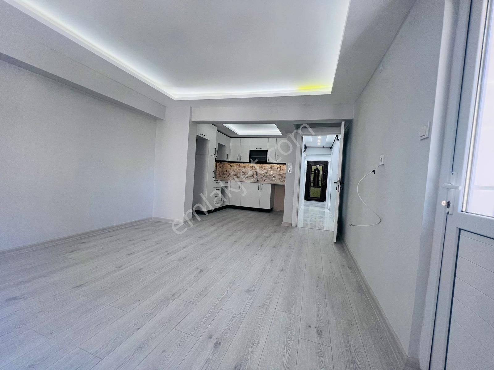 🏡alaybey Mahallesi 🏡 ✅2+1 90 M2 Katlının Katı ❇️açık Mutfak