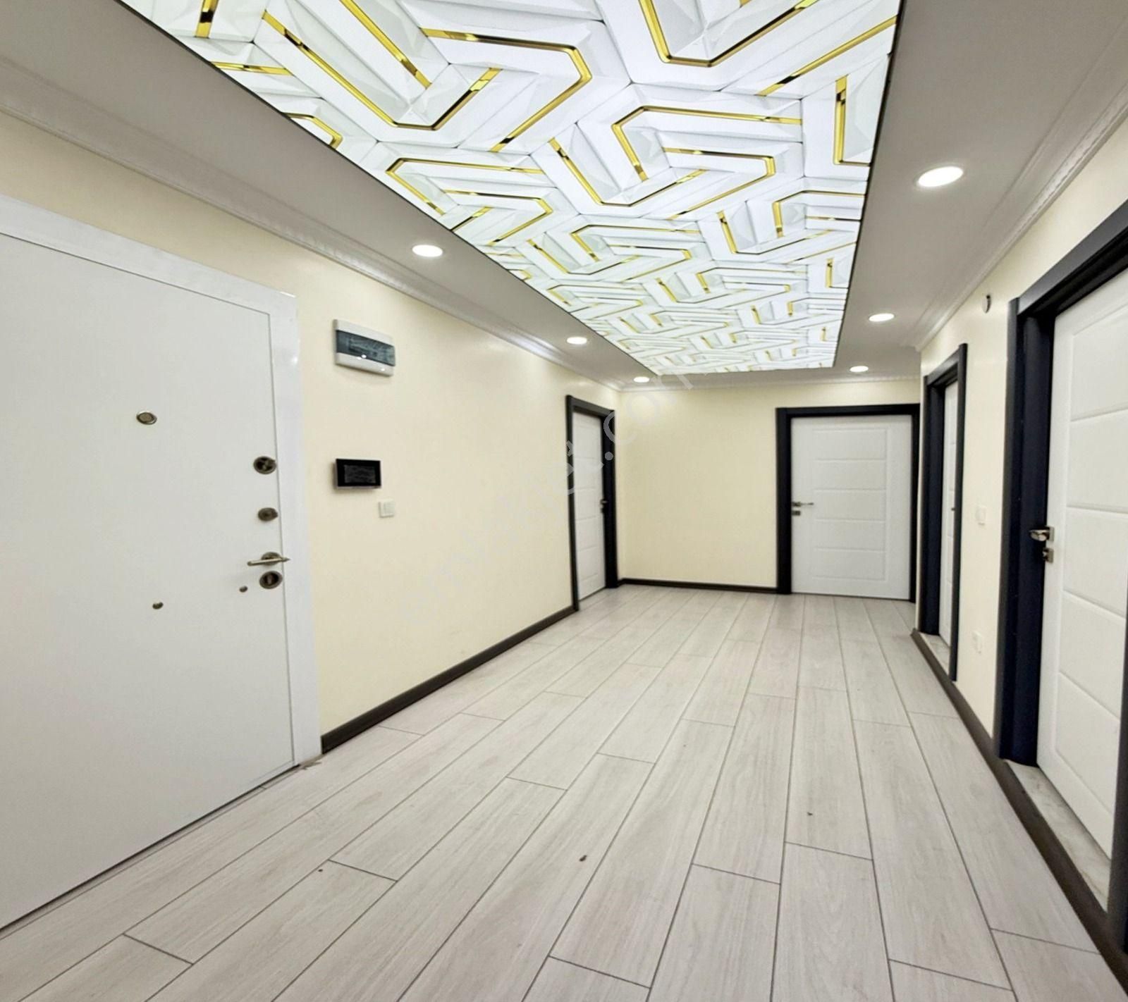 Bahçeşehir Bölge 3+1 Ebeveyn Banyolu Oturuma Hazır Satılık Daire - Görsel 15