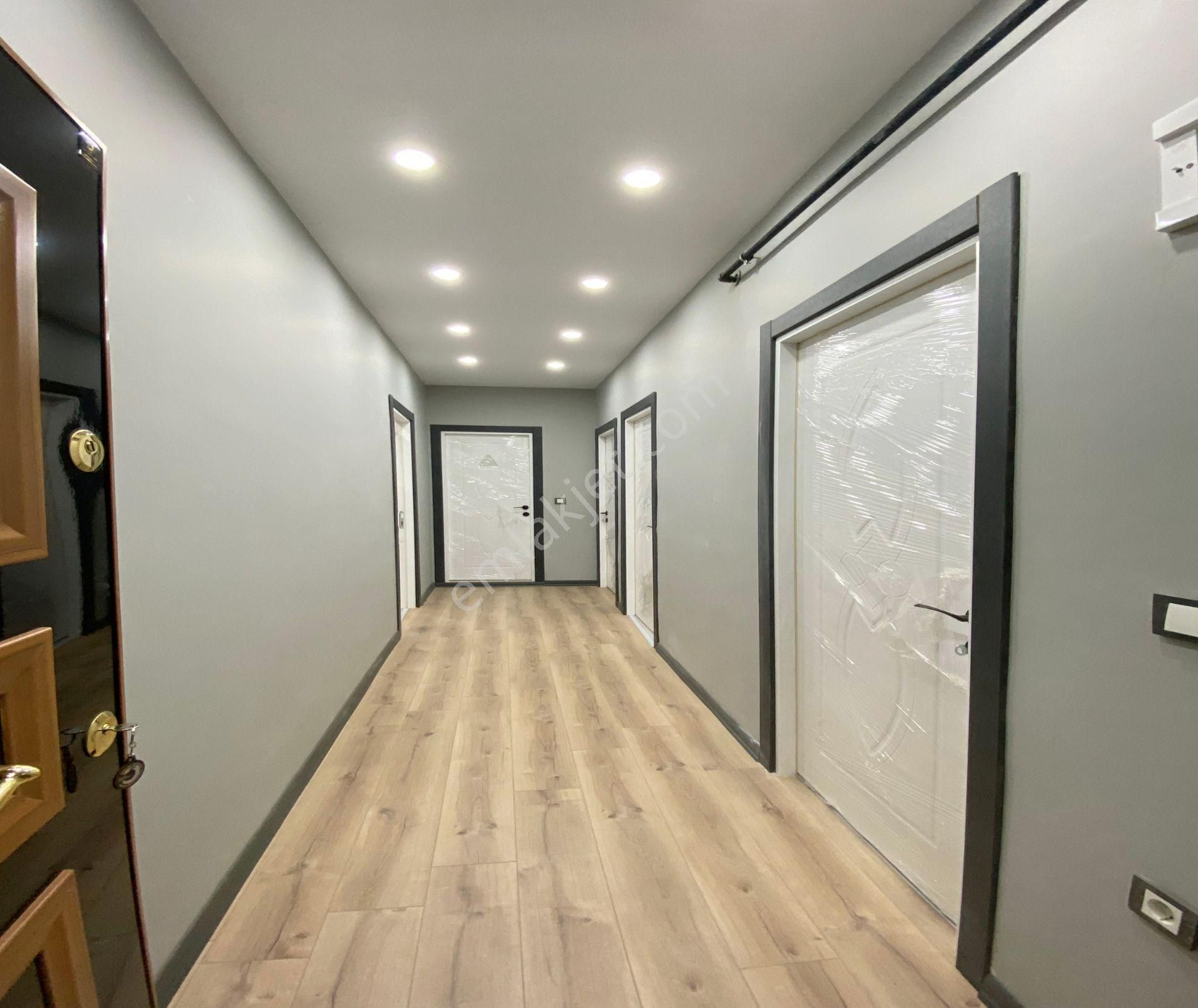 Bahçeşehir Lokasyonu Yatırıma & Oturuma Uygun 2+1 Ara Kat Dekorlu Yeni Satılık Daire - Görsel 5