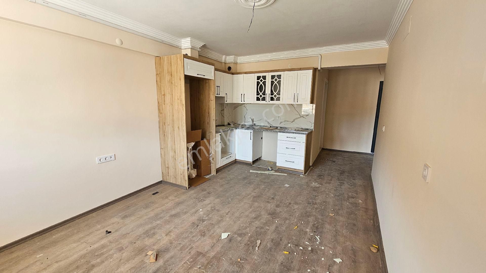 Göral Emlak'tan Muradiye'de 1+1 Kiralık Daire