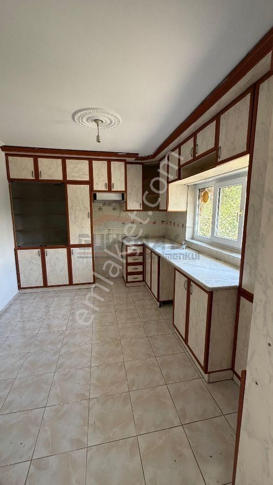 Acil Satılık Güvenay – Çorum Binevler K Tipi 2.kat – 5+1 Satılık Villa
