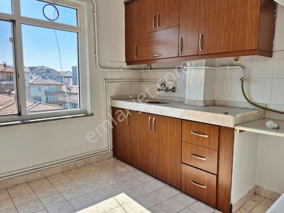 Erenler Dilmen Mahallesinde Kiralık 2+1 Daire