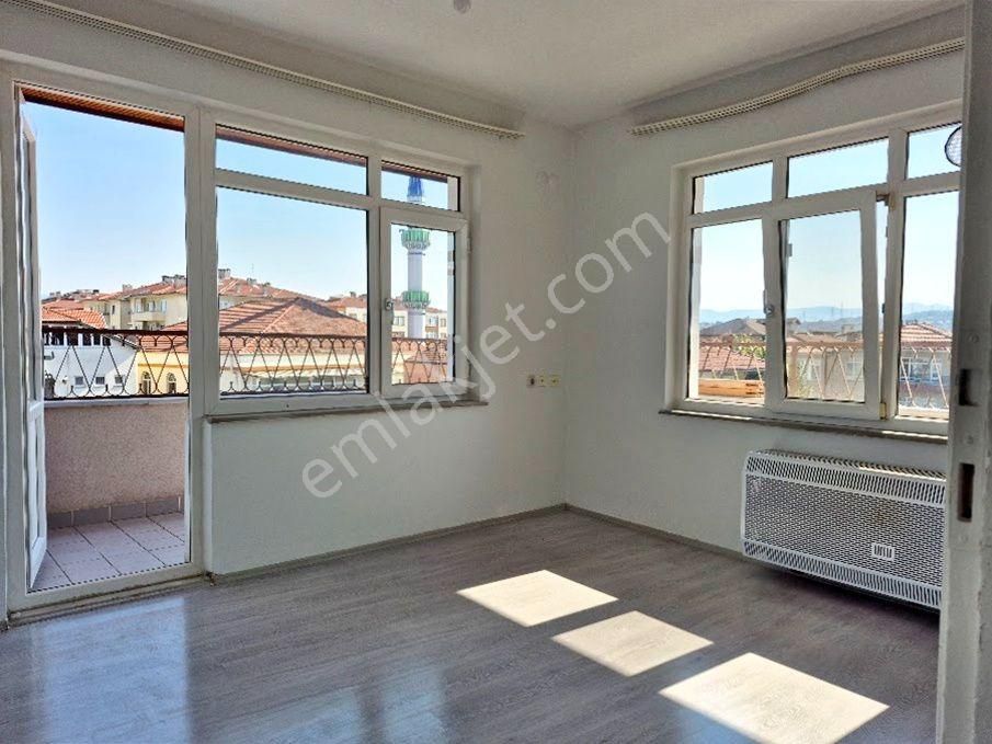 Erenler Dilmen Mahallesinde Kiralık 2+1 Daire - Görsel 7