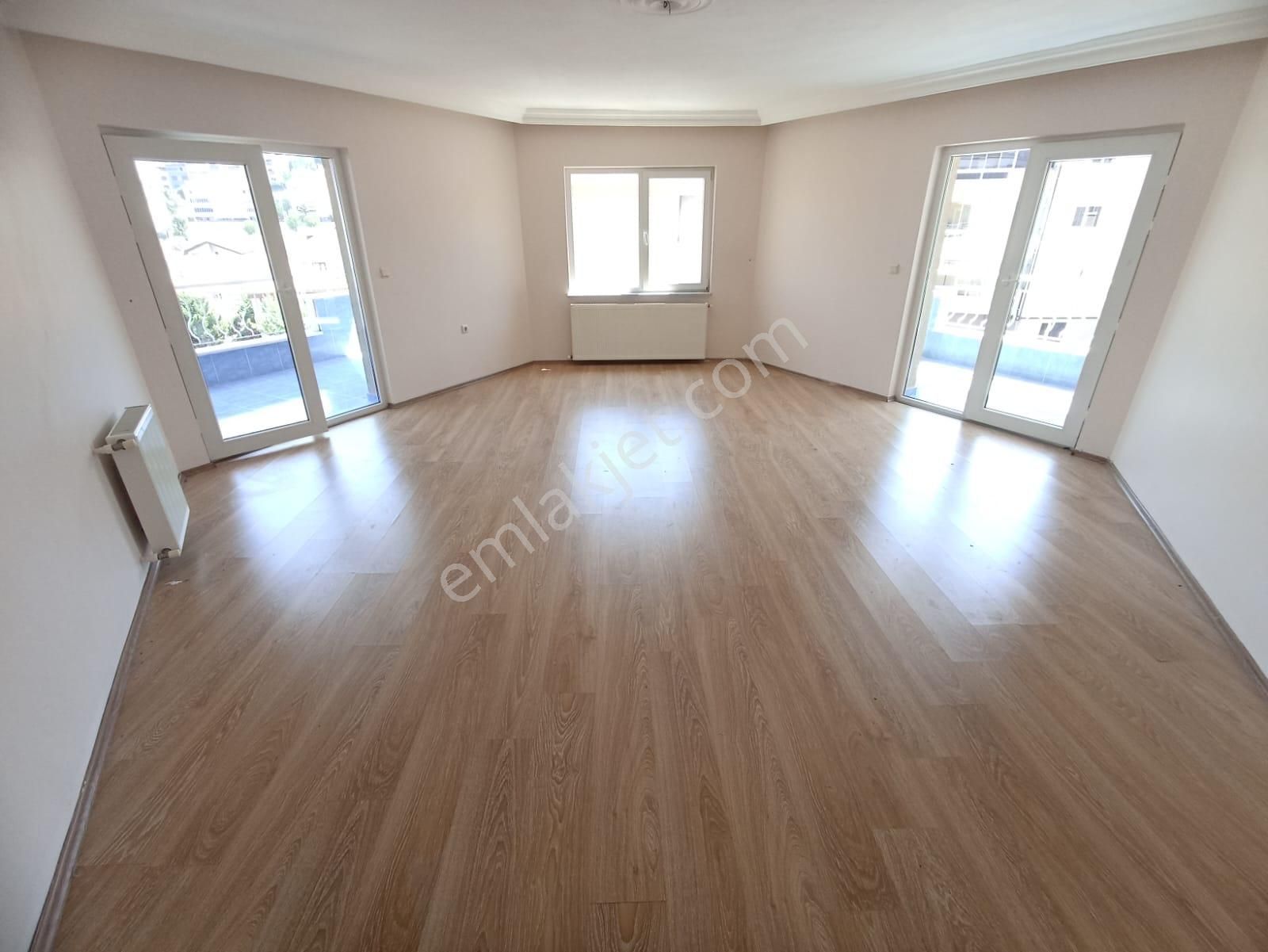 Kültür'de Site İçi Arakat 3+1 Kiralık Daire