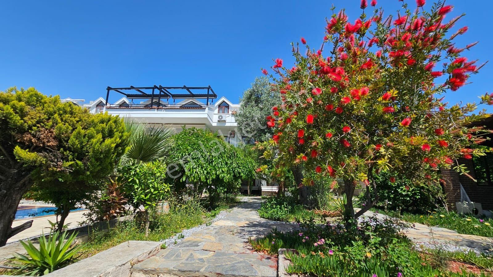 Didim Akbük'te Çok Elit Sitede Köşe Konum 3+1 Bahçekat Daire - Görsel 8