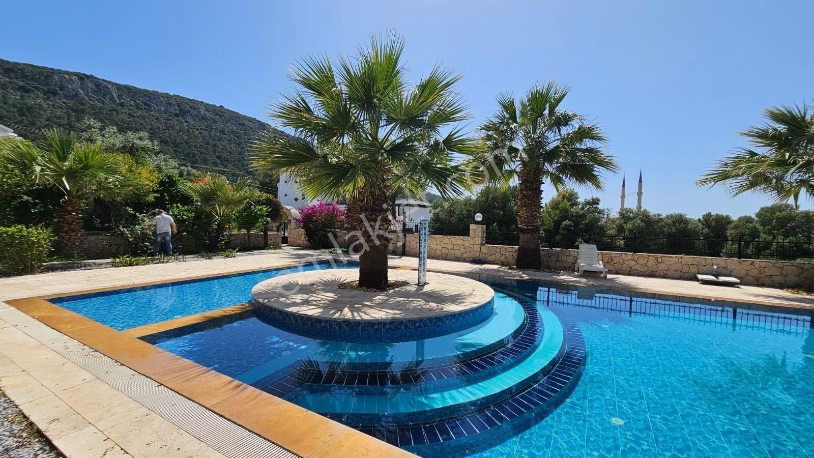 Didim Akbük'te Çok Elit Sitede Köşe Konum 3+1 Bahçekat Daire - Görsel 4