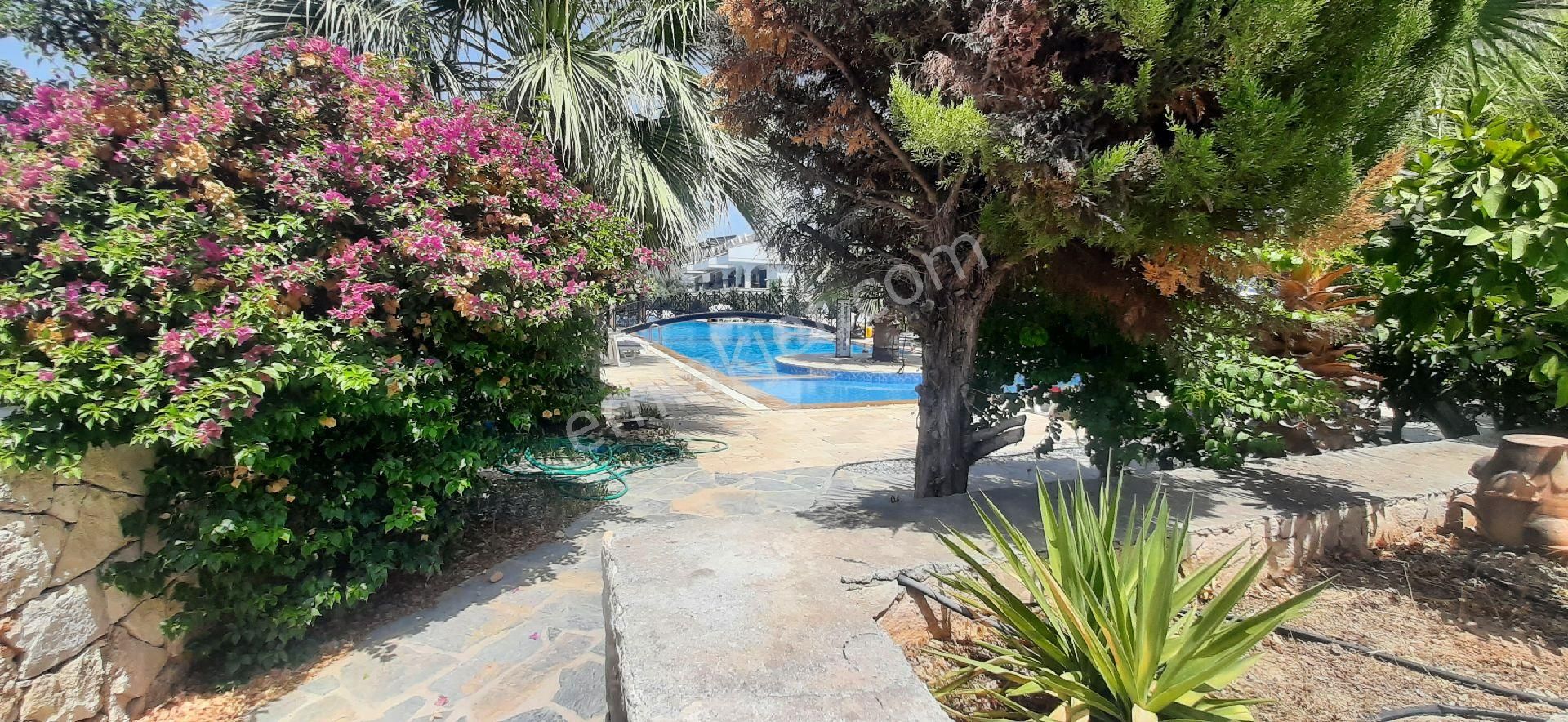 Didim Akbük'te Çok Elit Sitede Köşe Konum 3+1 Bahçekat Daire - Görsel 9