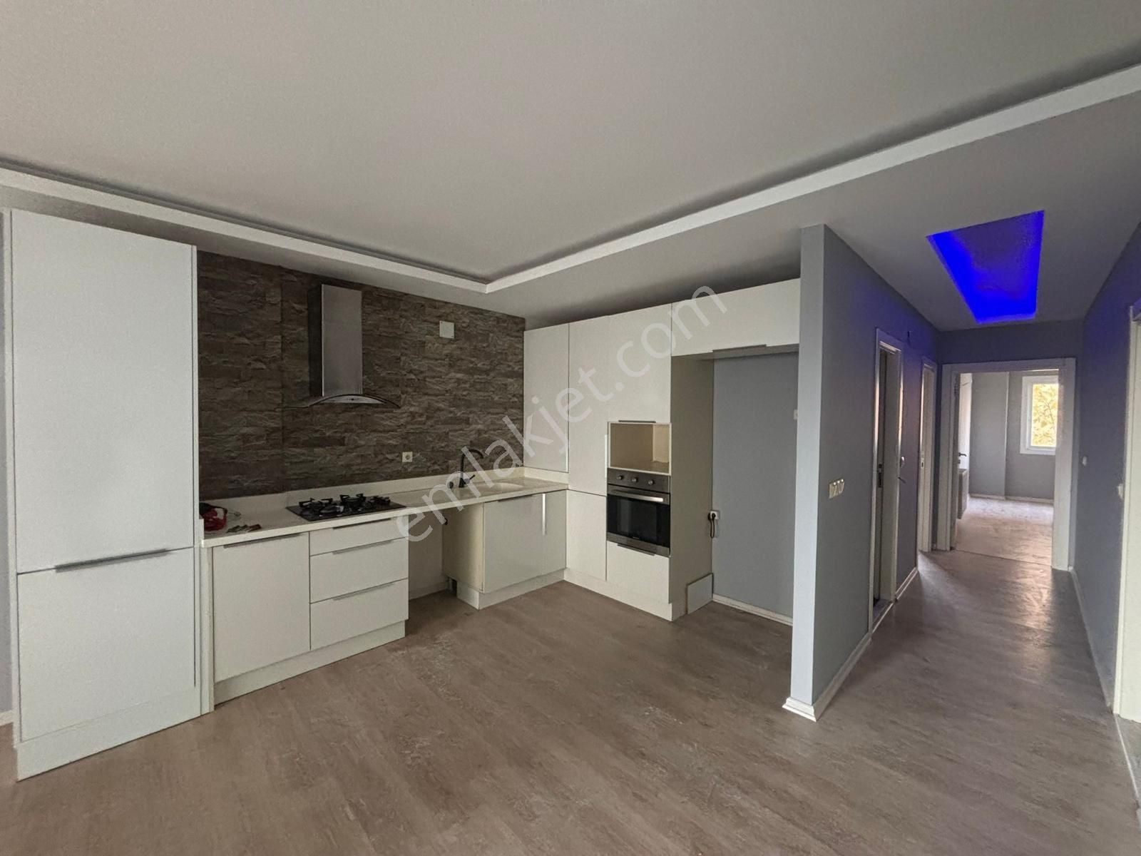 2+1 Çift Banyolu Giyinme Odalı Site İçerisinde 7/24 Görevli