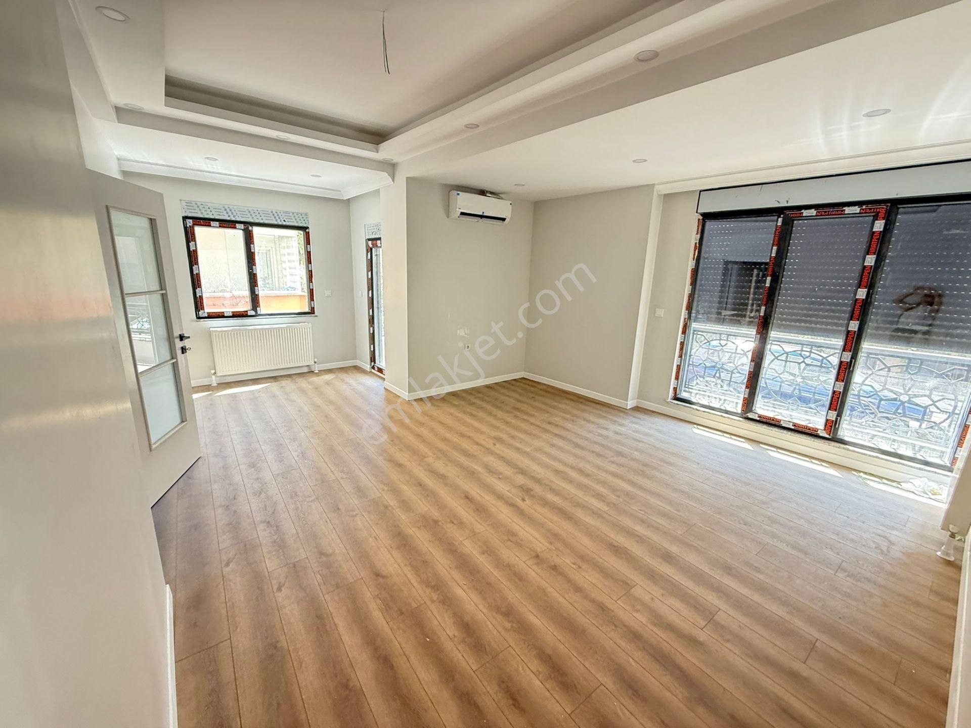 Bakırköyde Satılık İncirli Caddesini Gören 3+1 Sıfır Daireler