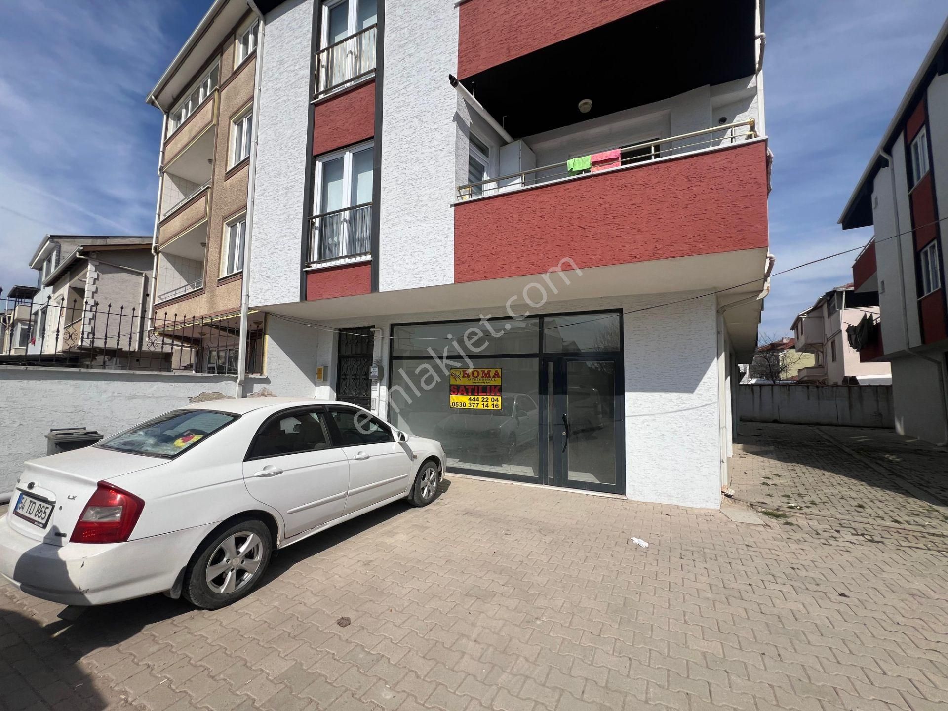Roma' Dan Akhisar Mahallesi'nde Kiralık Dükkan