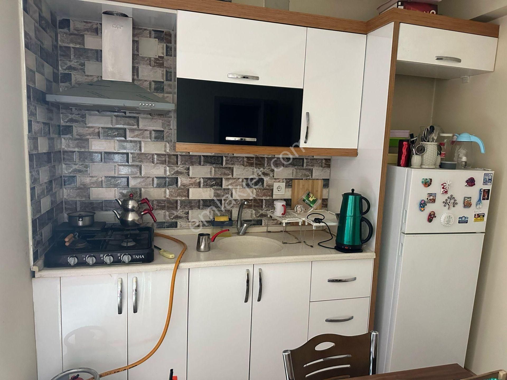 Manisa Alaşehir Alper Gayrimenkulden Kurtuluş Mah. Eşyalı Kiracılı Balkonlu 1+1
