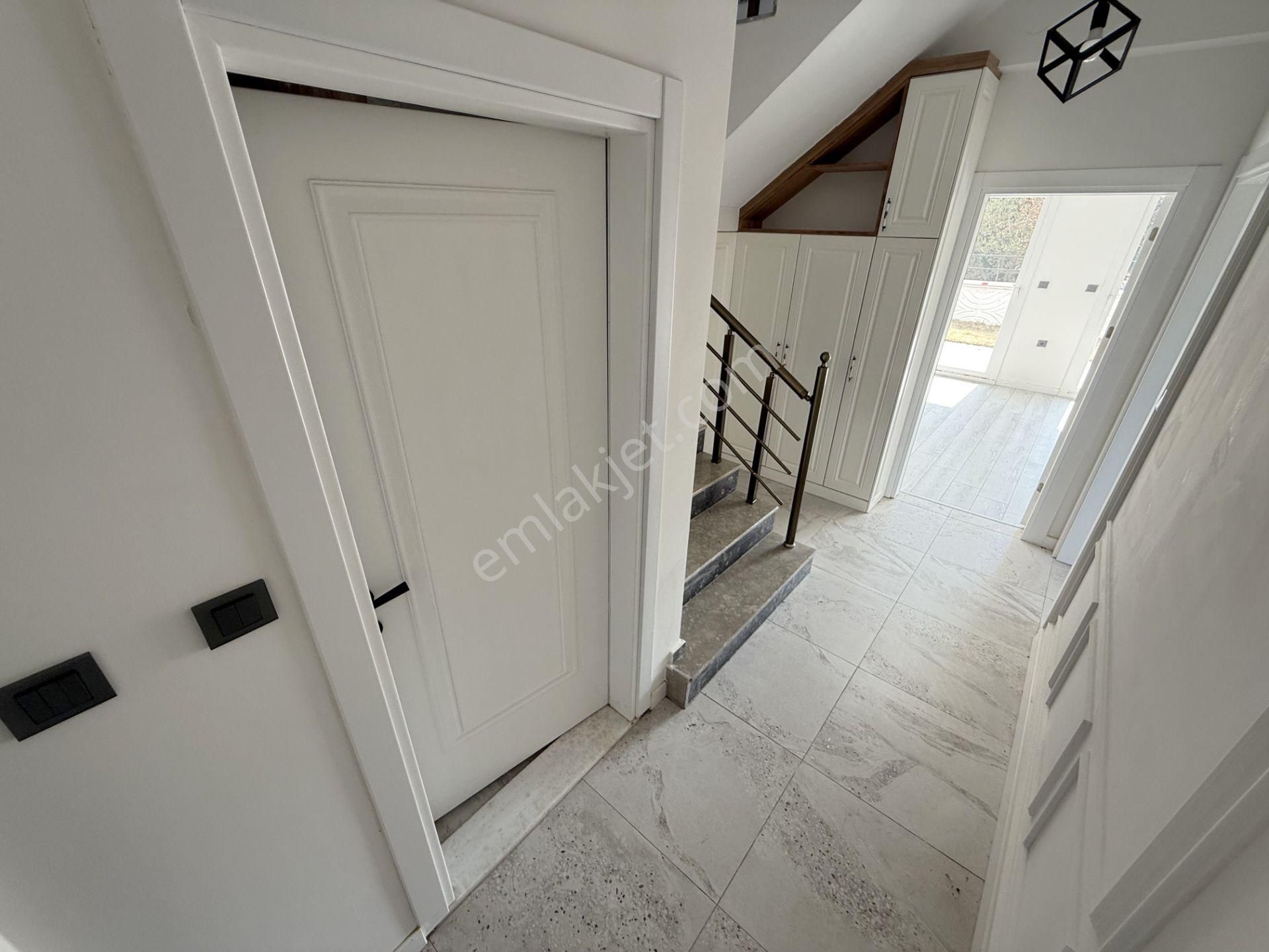 🟣🟣 Güç Gayrimenkul'den Güre'de Kazdağları Manzaralı Geniş Bahçeli Lüx Satılık 5+1 Villa - Görsel 24
