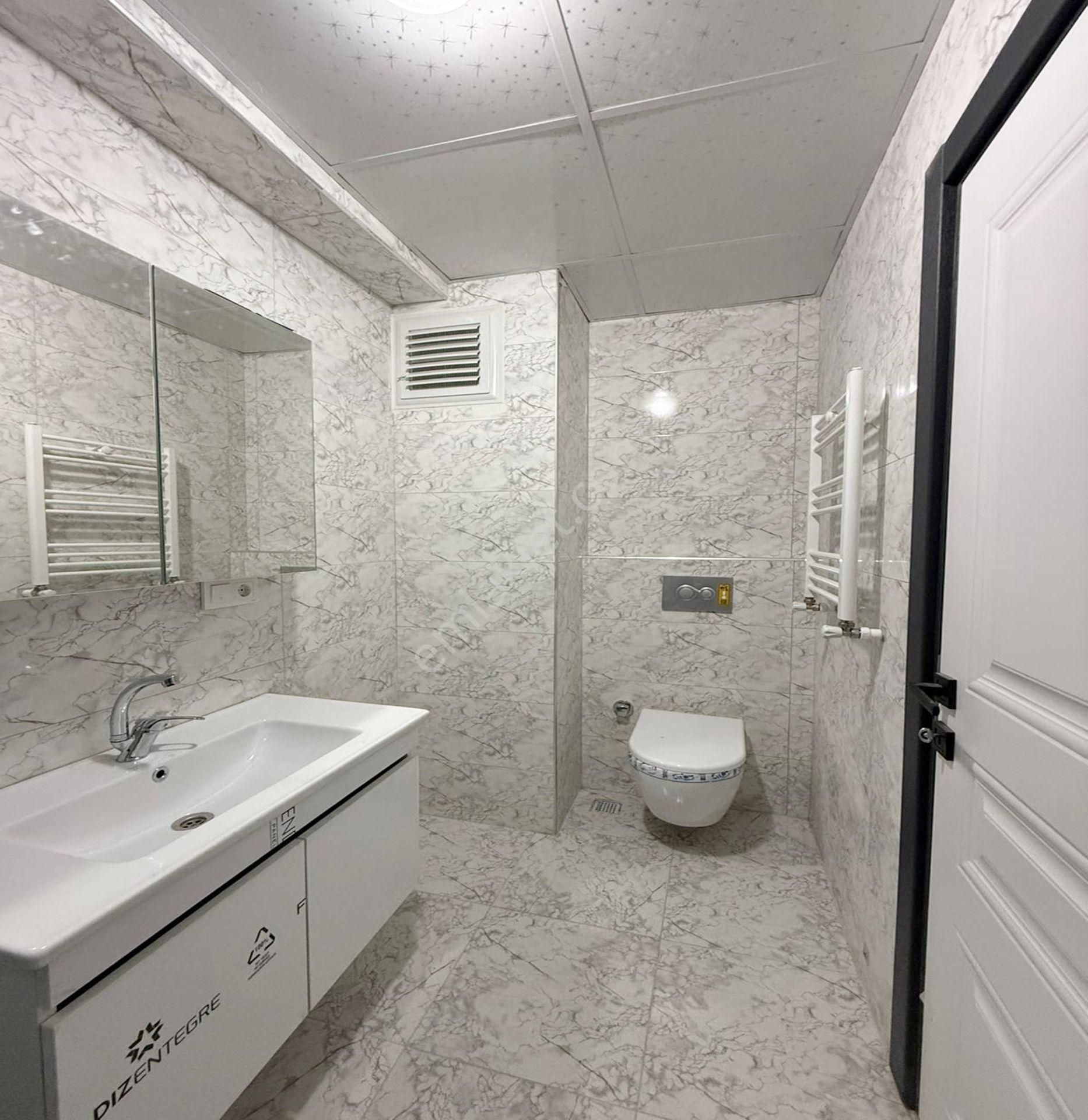 Metrobüse Yakın 1+1 Yatırıma Oturuma Uygun Satılık Emsalsiz Daire - Görsel 3