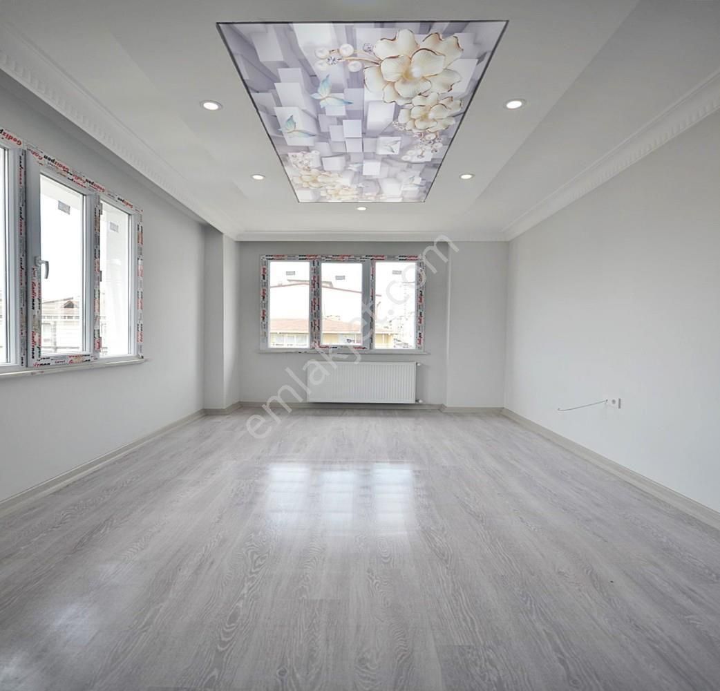 Bahçeşehir Lokasyon 2+1 Giriş Kat Satılık Hastaneye Okula Yakın Daire - Görsel 2