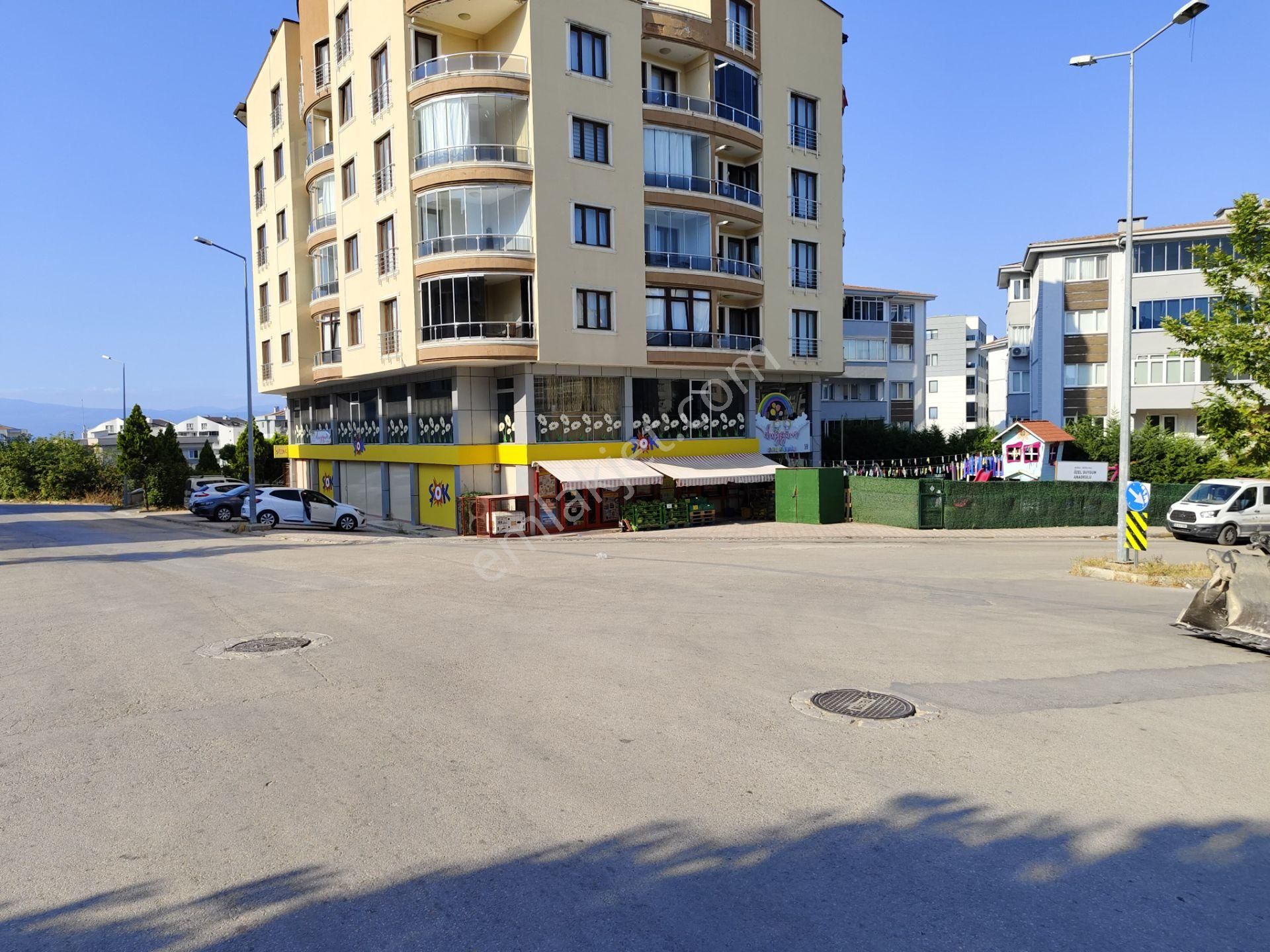 Güzelyalı Siteler Mah 3+1 Satılık Ara Kat Daire