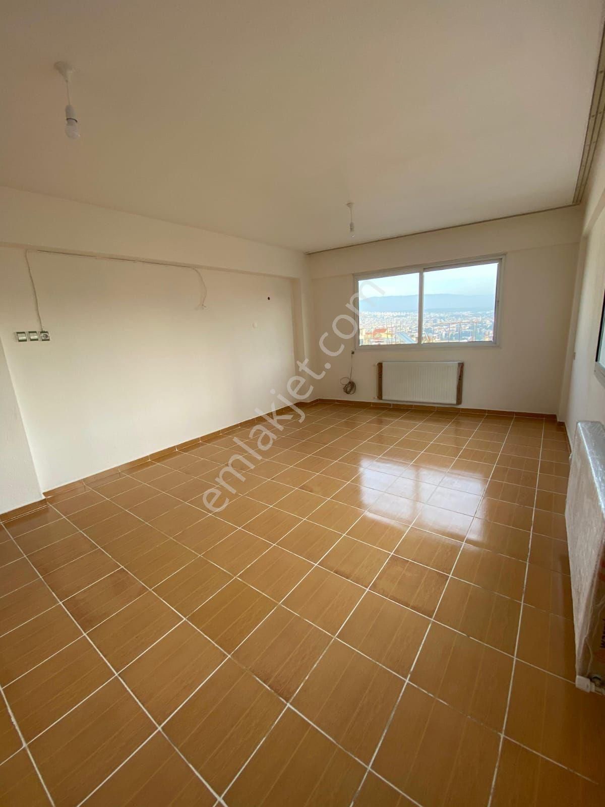 İzmir Karabağlar Çalıkuşu Mahallesinde Doğalgazlı Kiralık Daire