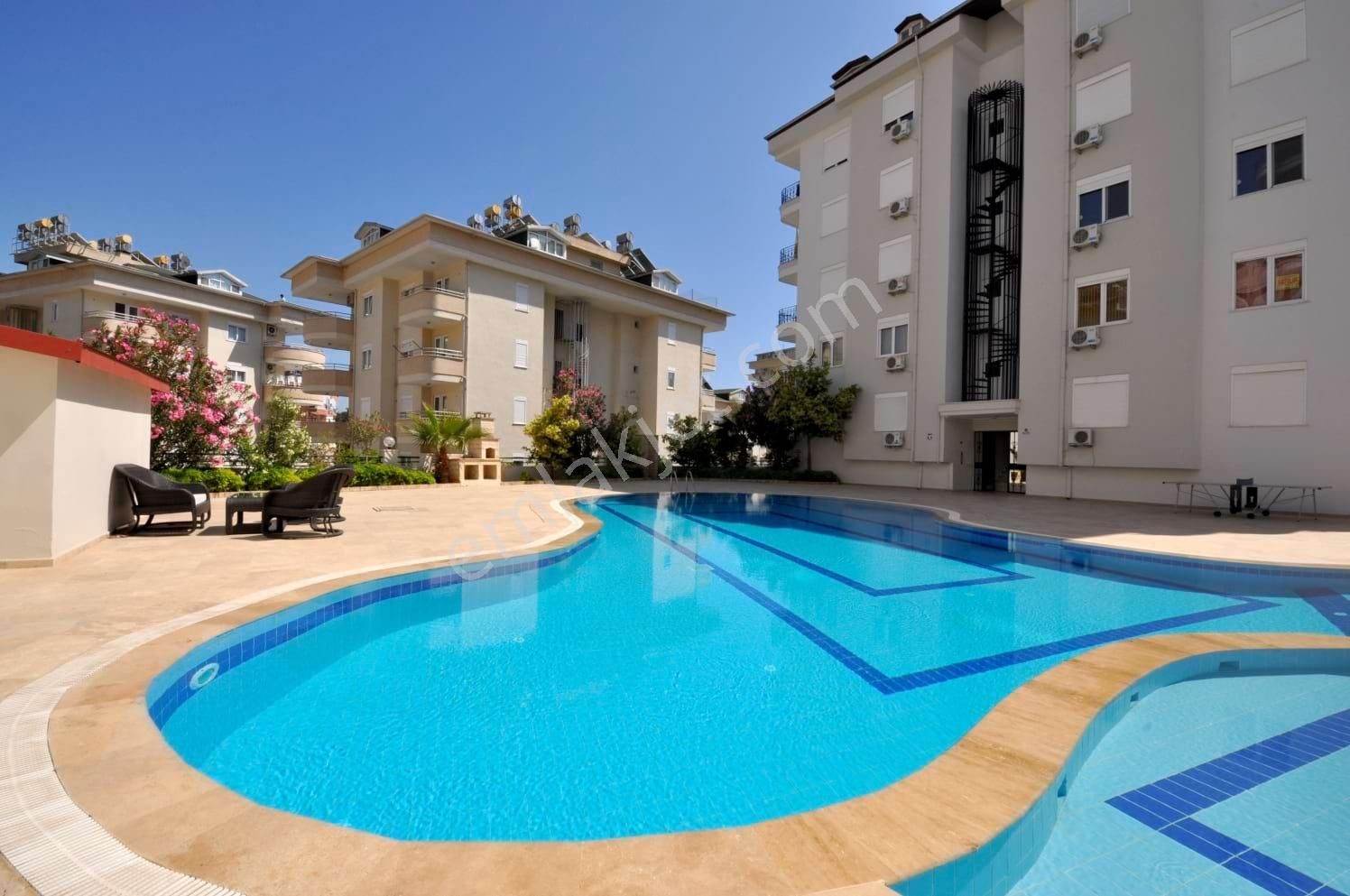 Alanya Cikcilli’de Deniz Ve Şehir Manzaralı 3+1 Çatı Dubleks - Görsel 3