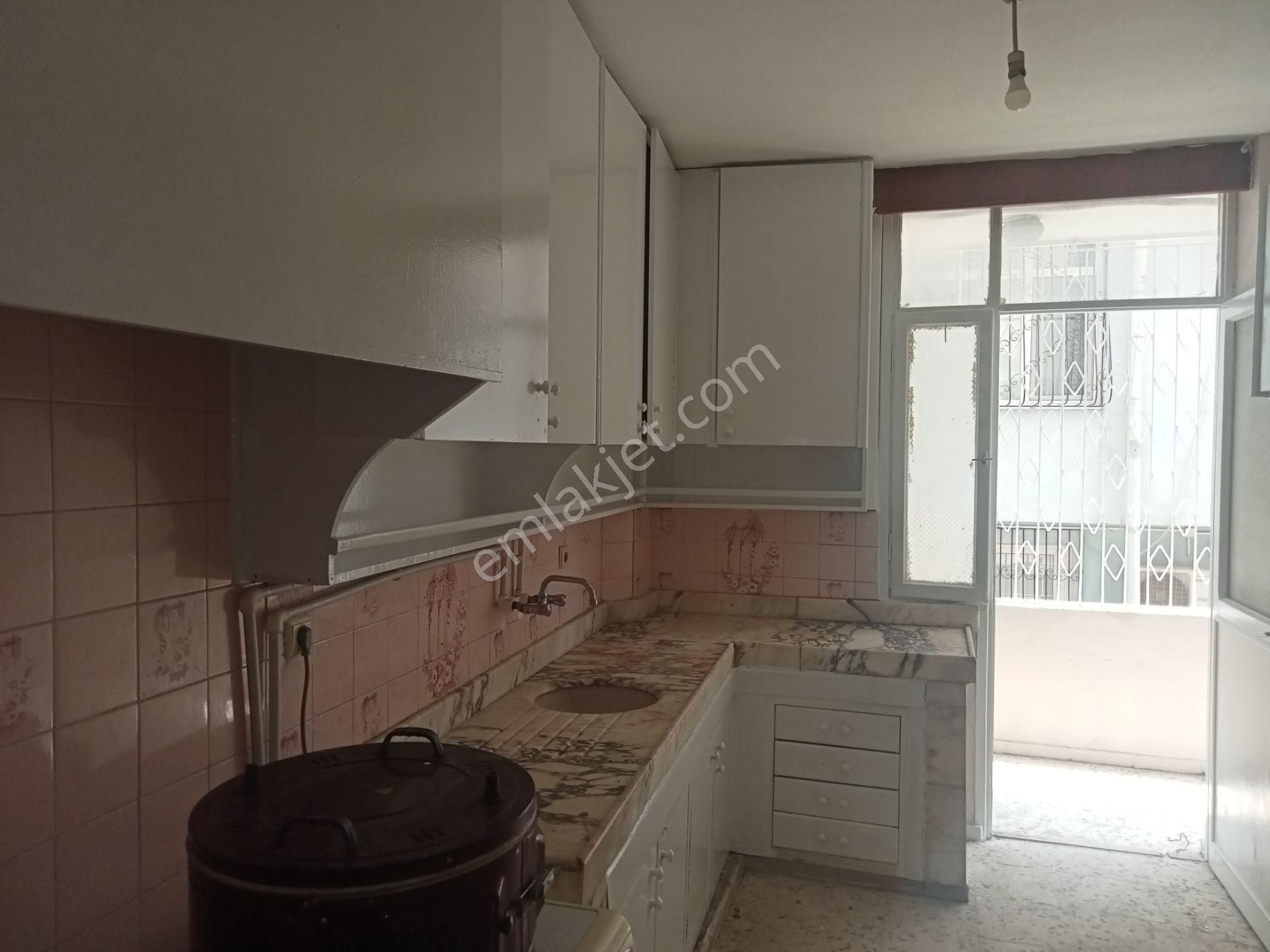 3+1 Kısmı Eşyalı Aylık Kiralık 15000 Tl Depozito Almıyoruz..