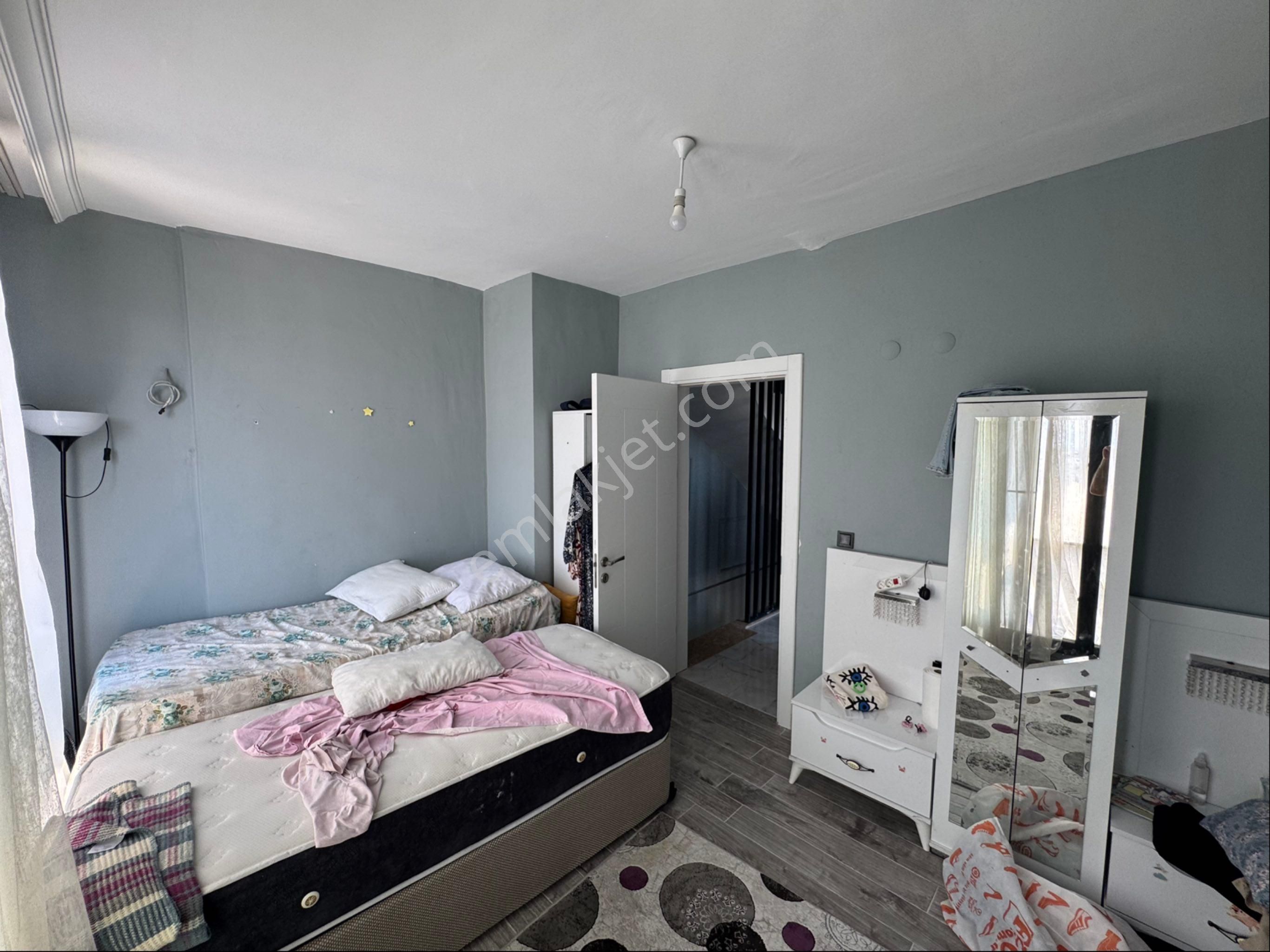 Çandarlı Bağyeri Evlerinde Satılık Havuzlu Tripleks Villa - Görsel 16