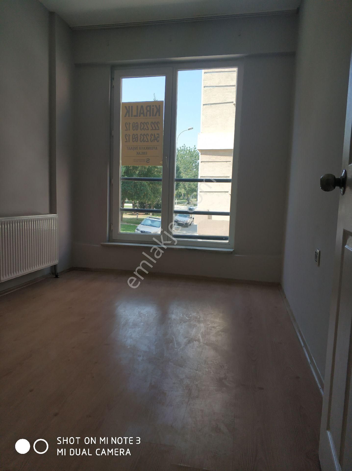 Sütlüce'de Üniversite Karşısında Kiralık 1+1 Yeni Boyalı Daire