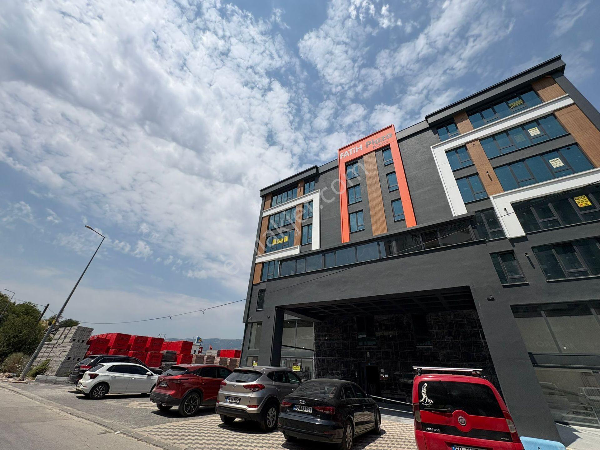 Fatih Plaza'da Ful Yapılı Manzaralı Yan Yana Satılık 2 Ofis - Görsel 19