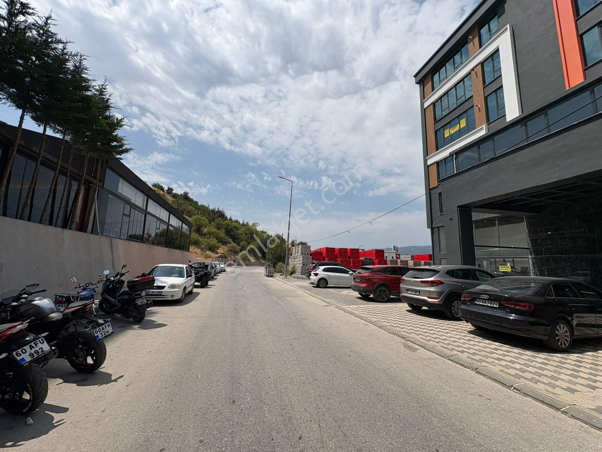 Fatih Plaza'da Ful Yapılı Manzaralı Yan Yana Satılık 2 Ofis - Görsel 30