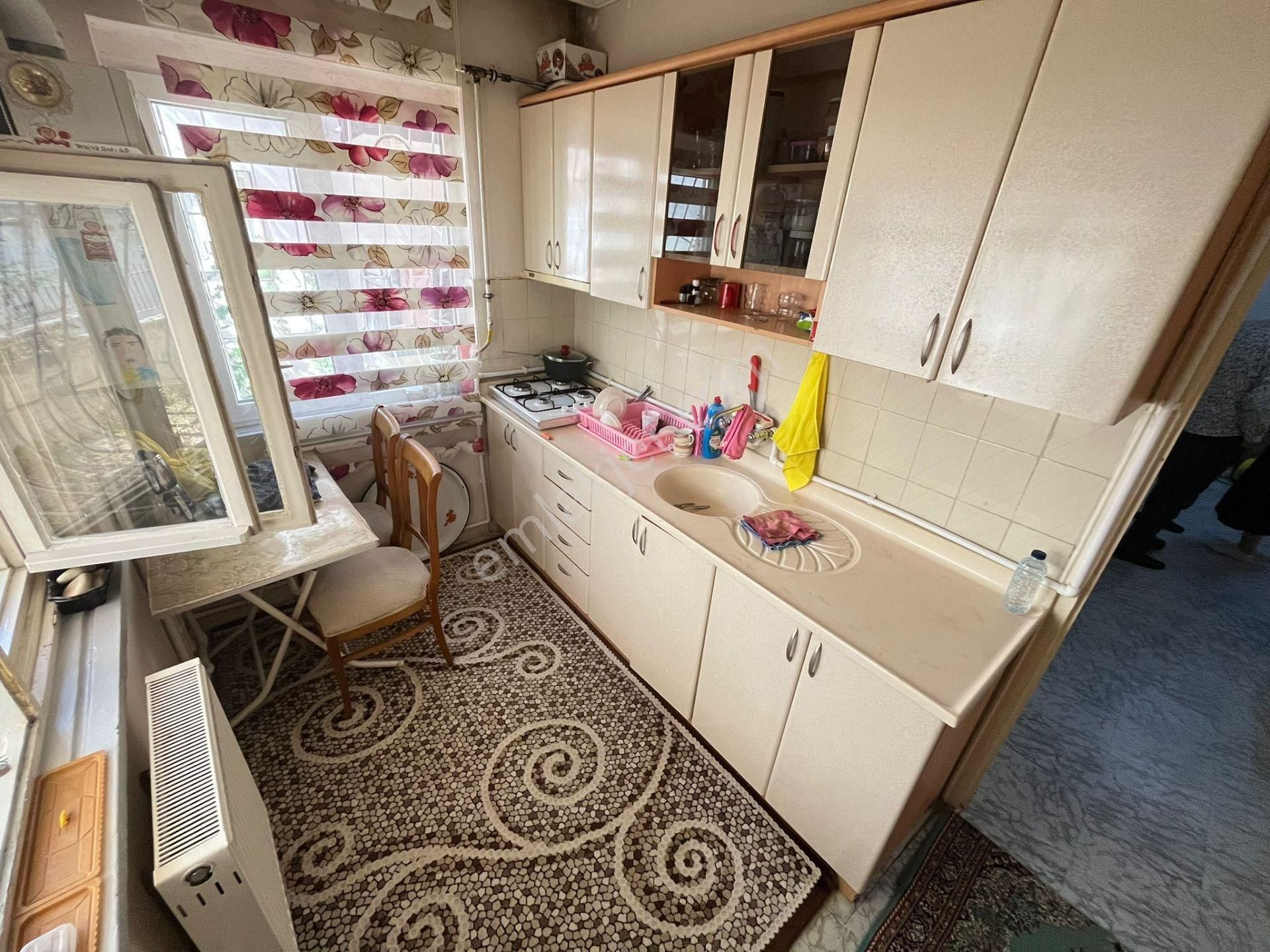 Mareşal Çakmak Mahallesinde Yüksek Giriş 1+1 Daire